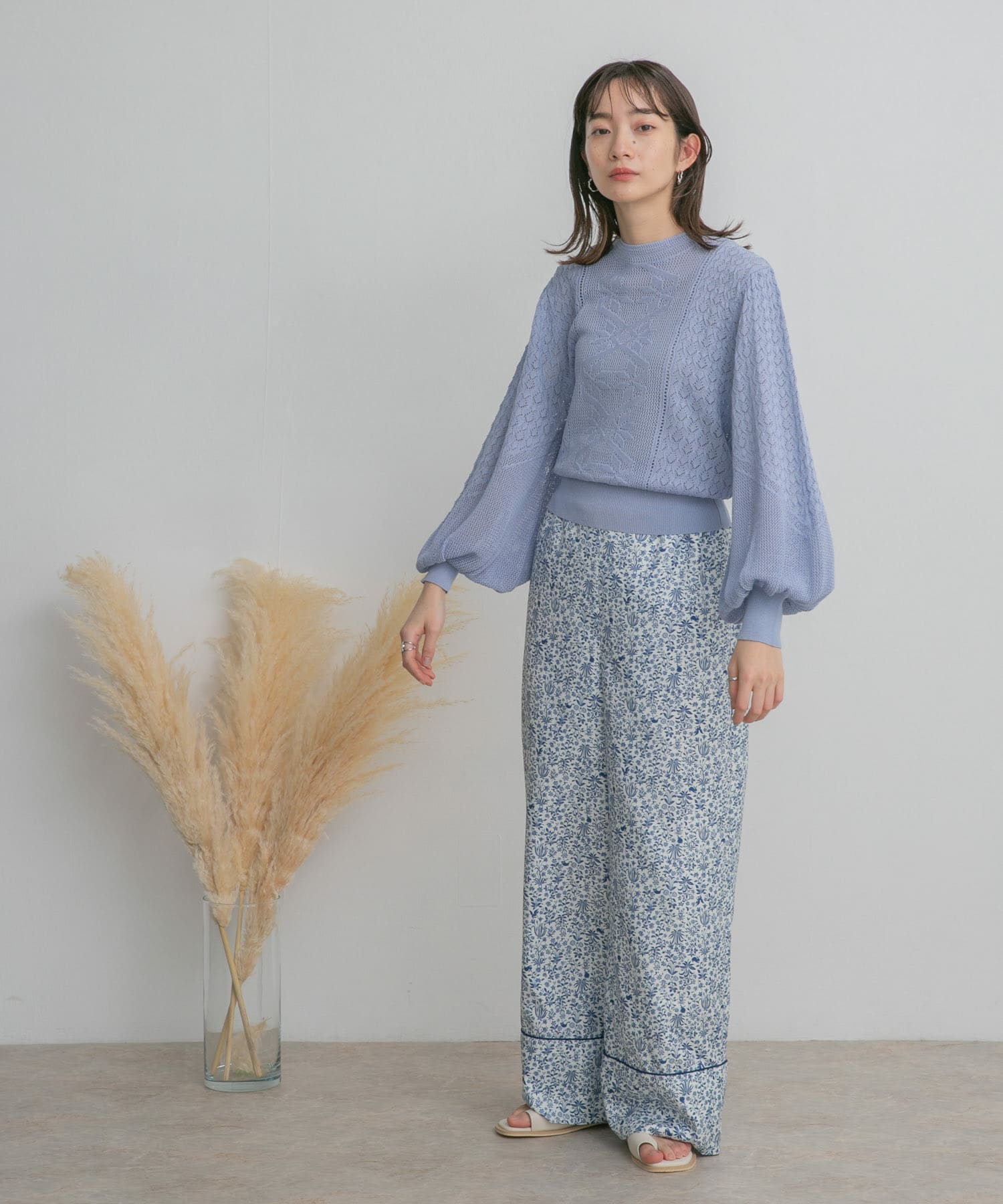 ボリュームスリーブパターン編みニット BLUE one