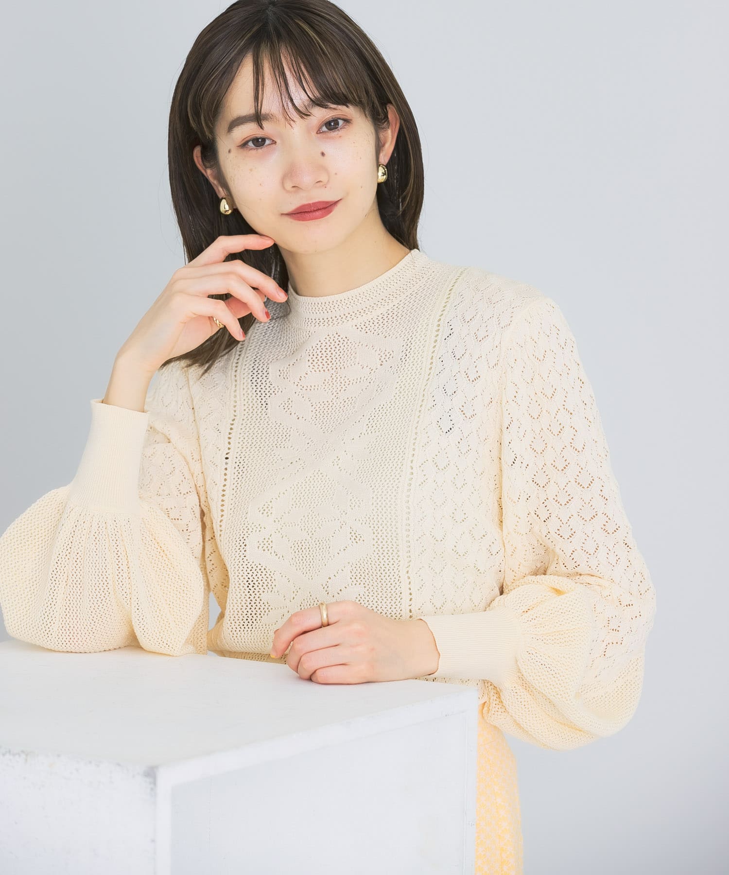 ボリュームスリーブパターン編みニット IVORY one