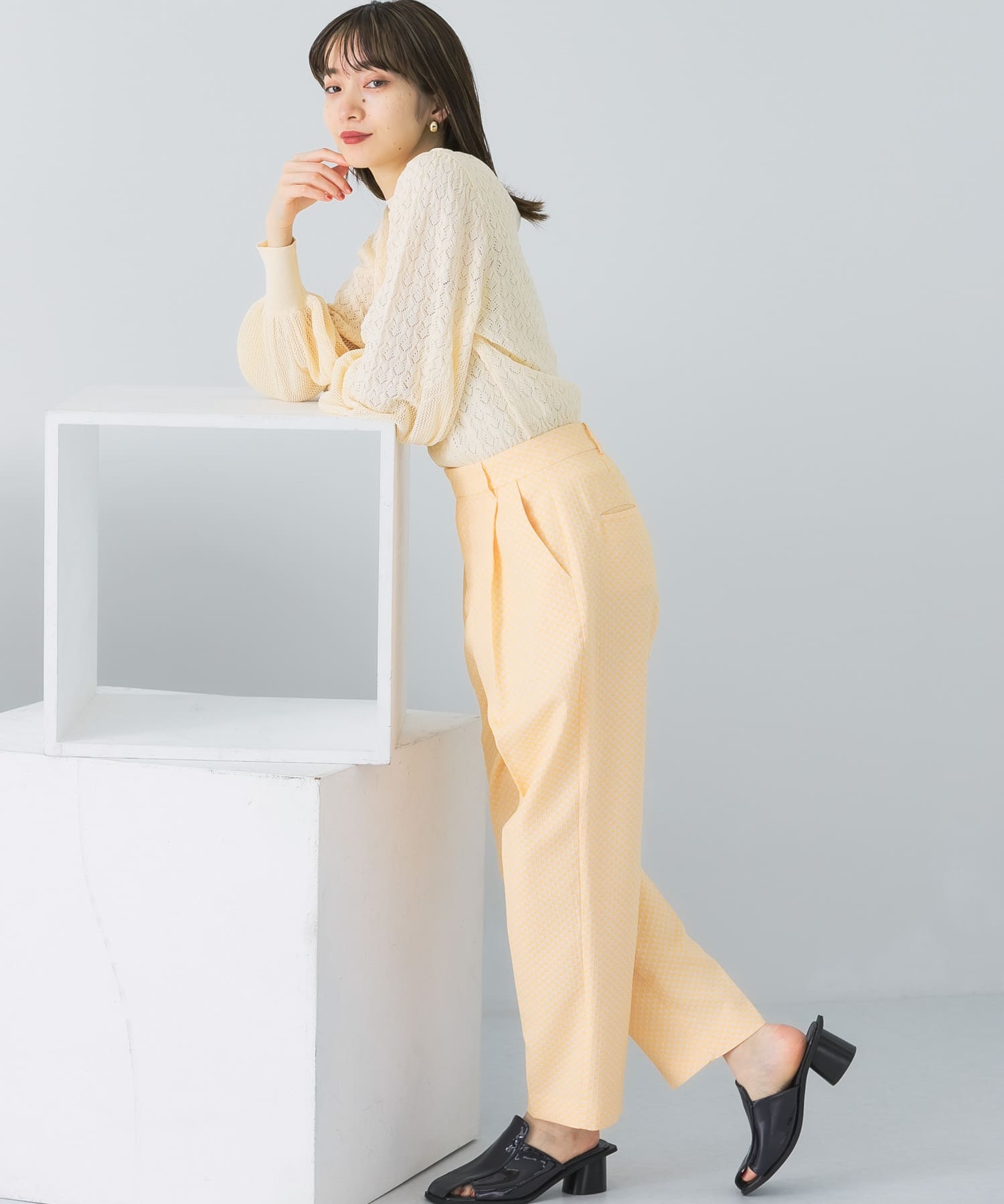 ボリュームスリーブパターン編みニット IVORY one