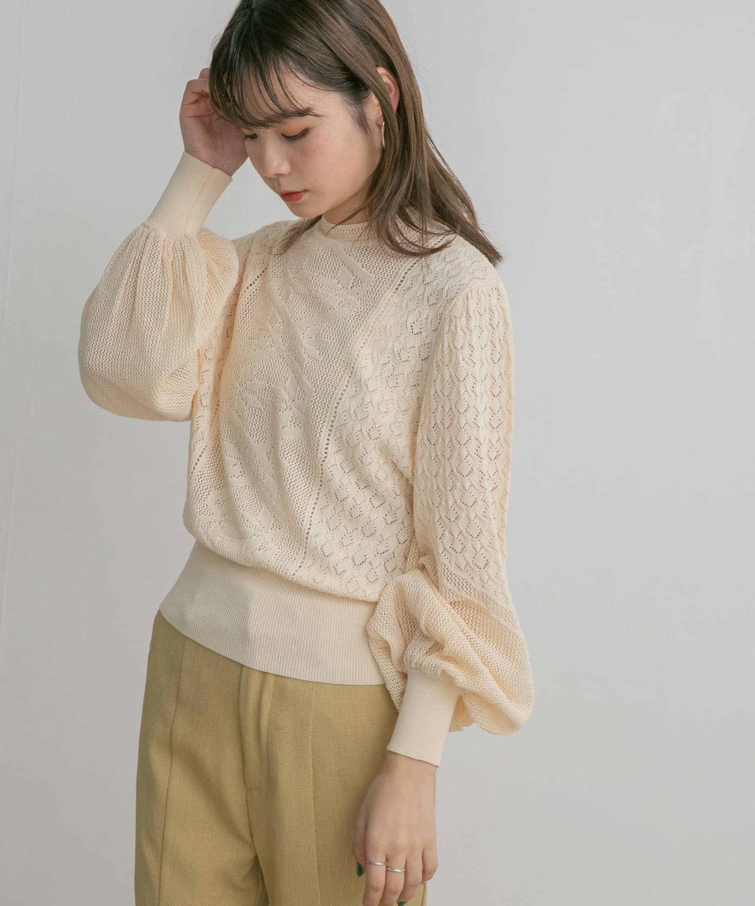 ボリュームスリーブパターン編みニット IVORY one