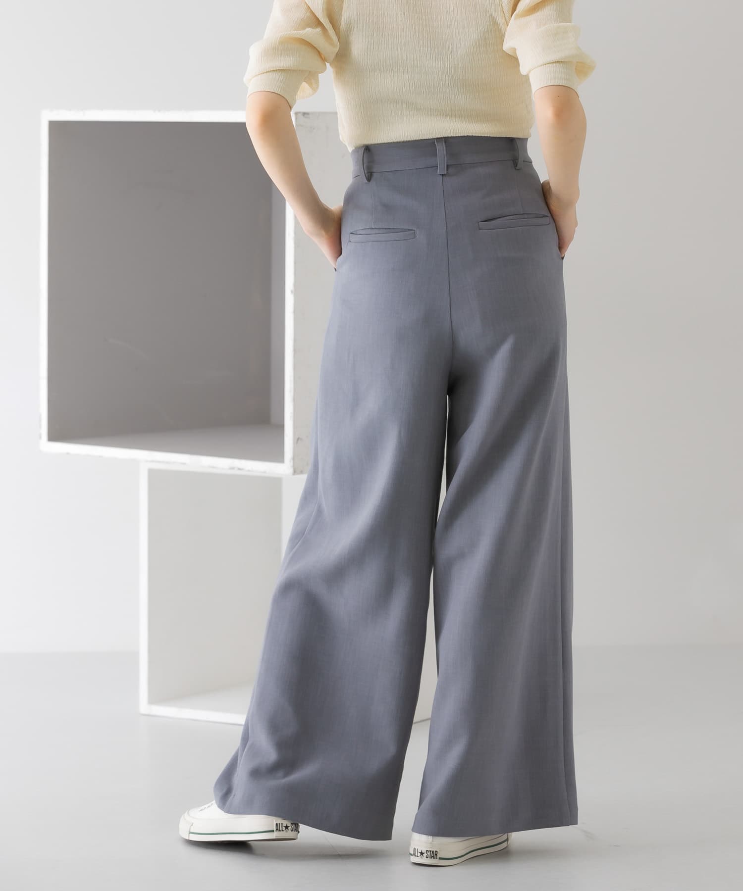 GRAY