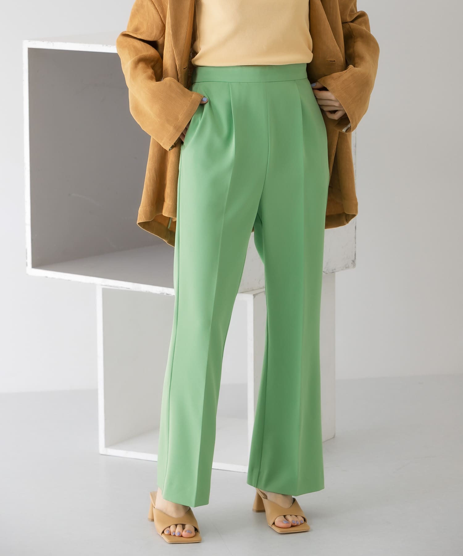 GREEN