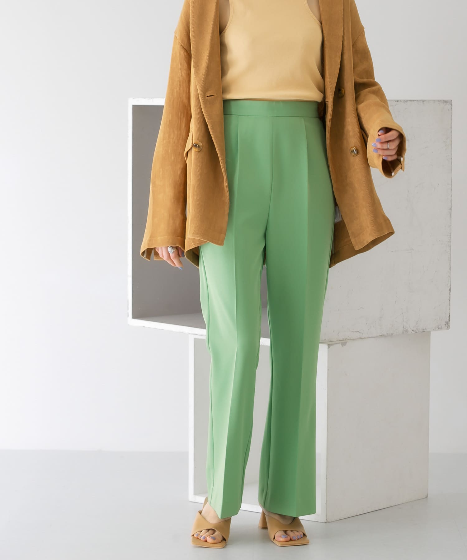GREEN