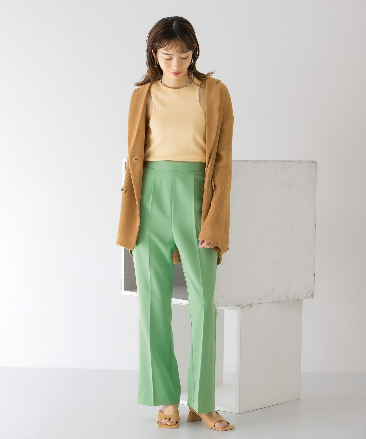 GREEN