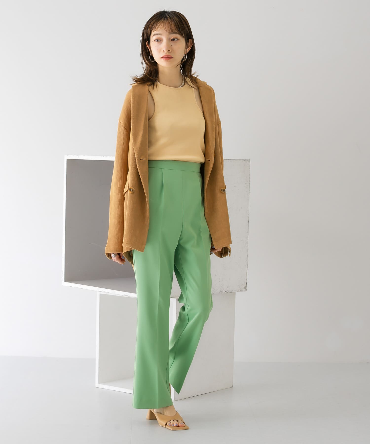 GREEN