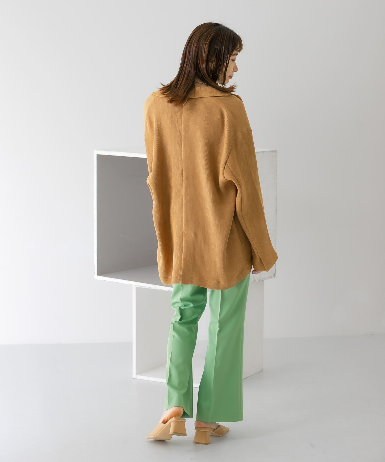GREEN