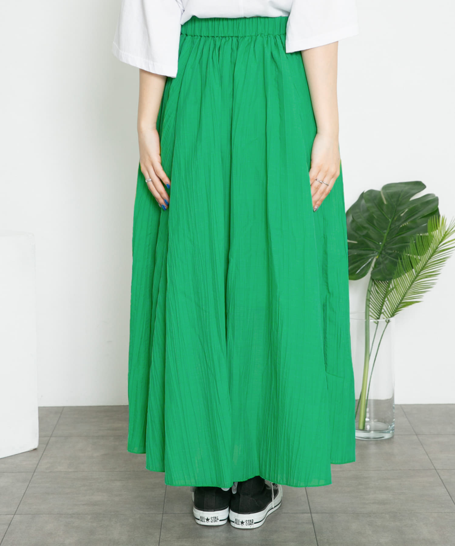 GREEN