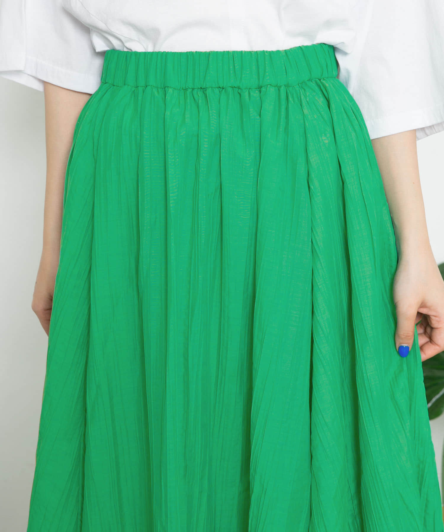 GREEN