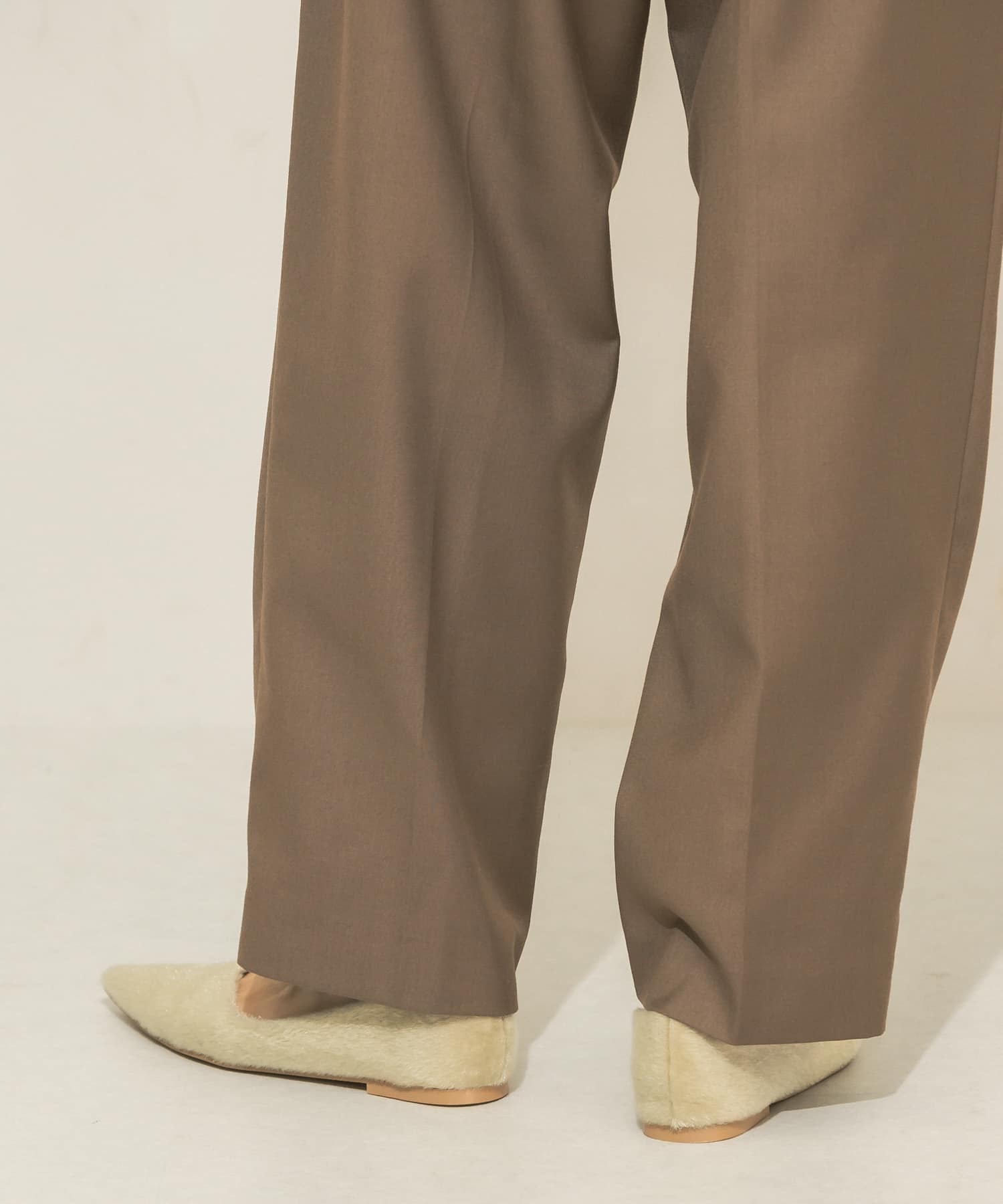 ポインテッドトゥフェイクファーパンプス BEIGE 36