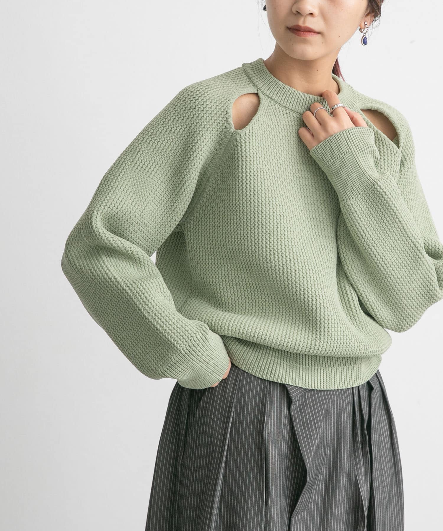 ショルダーオープンニット(one L.KHAKI): トップス｜URBAN