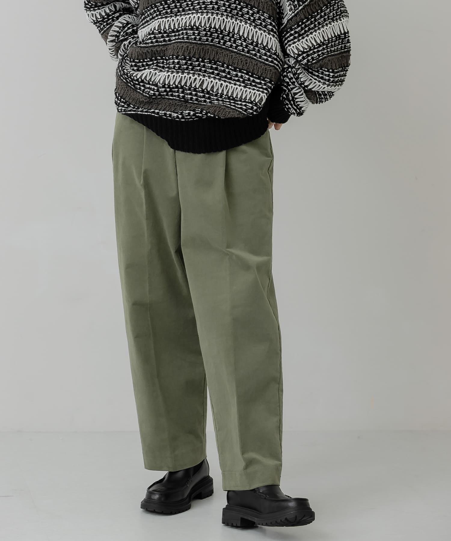KHAKI