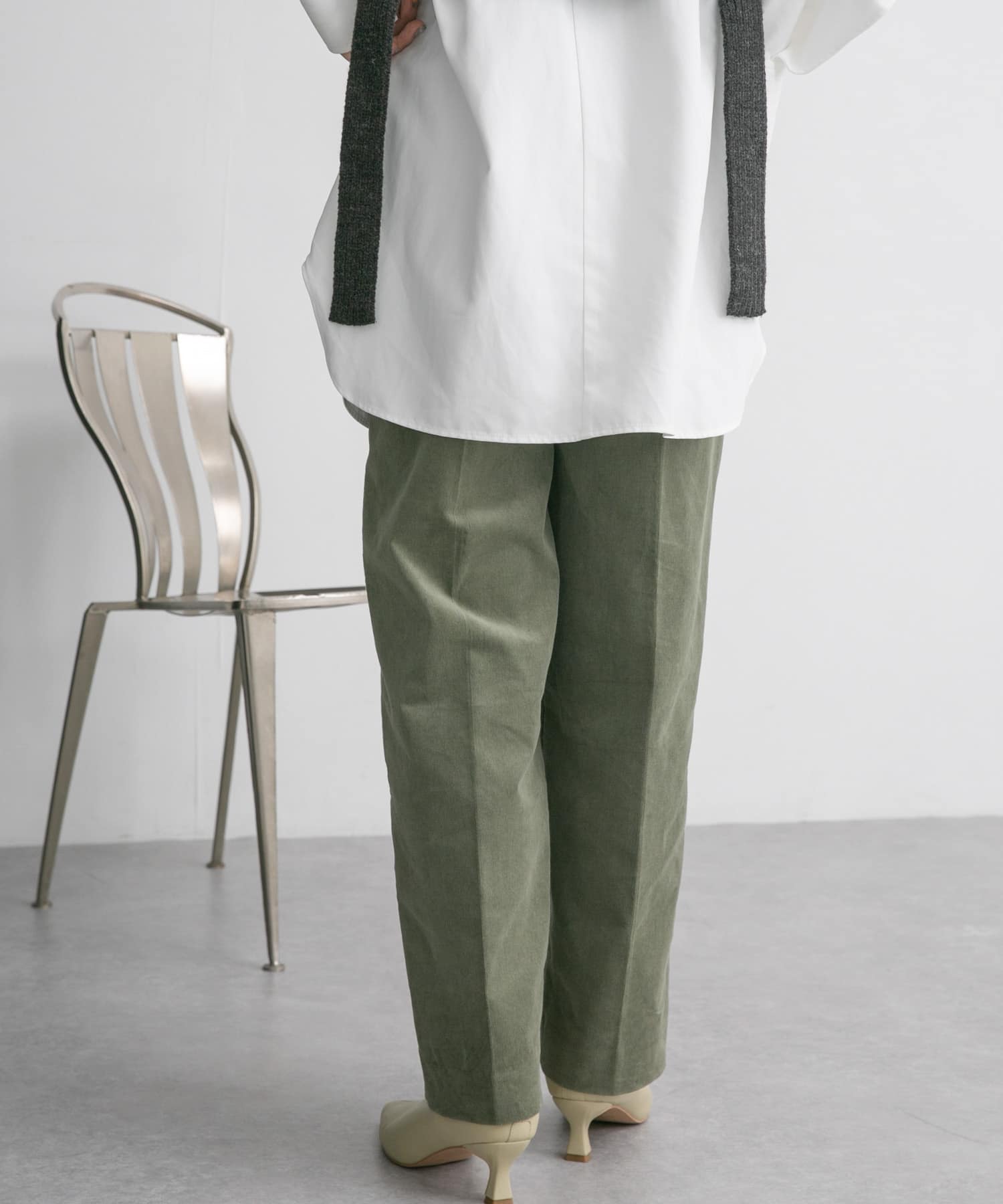 KHAKI