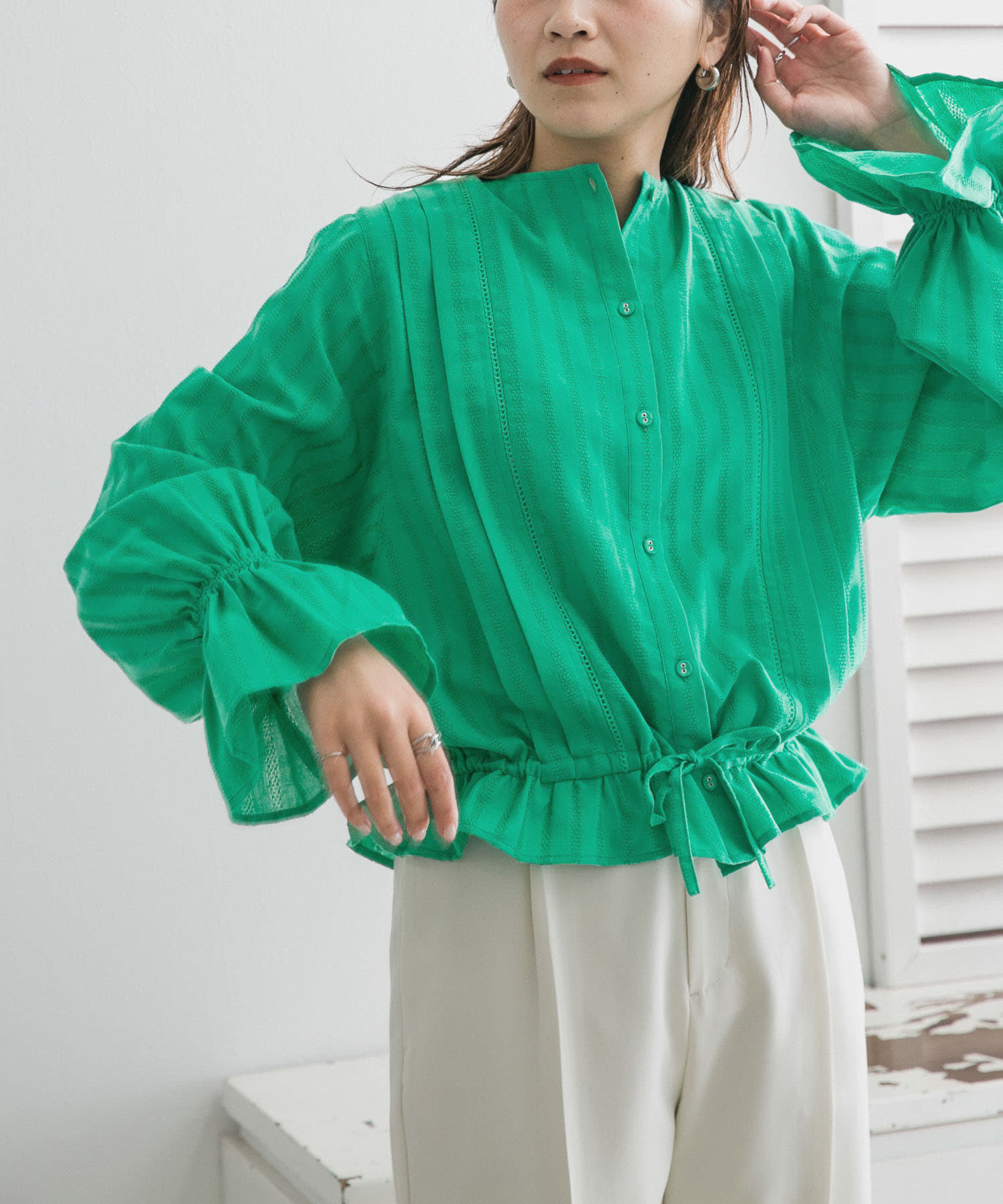 GREEN