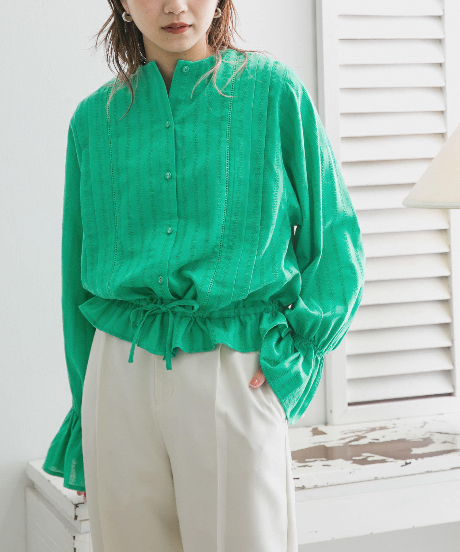 GREEN