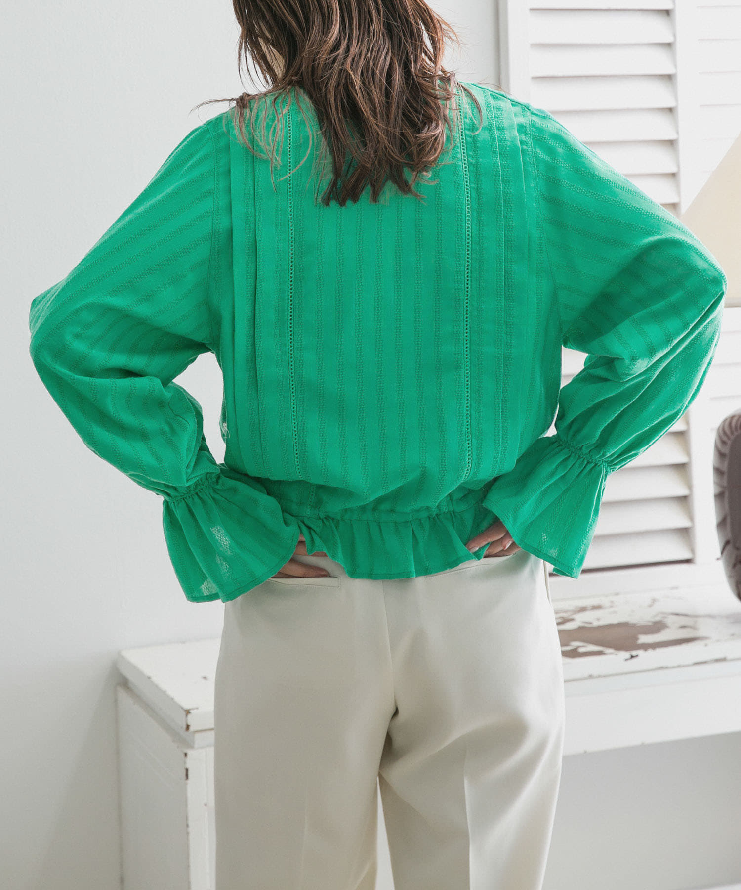 GREEN