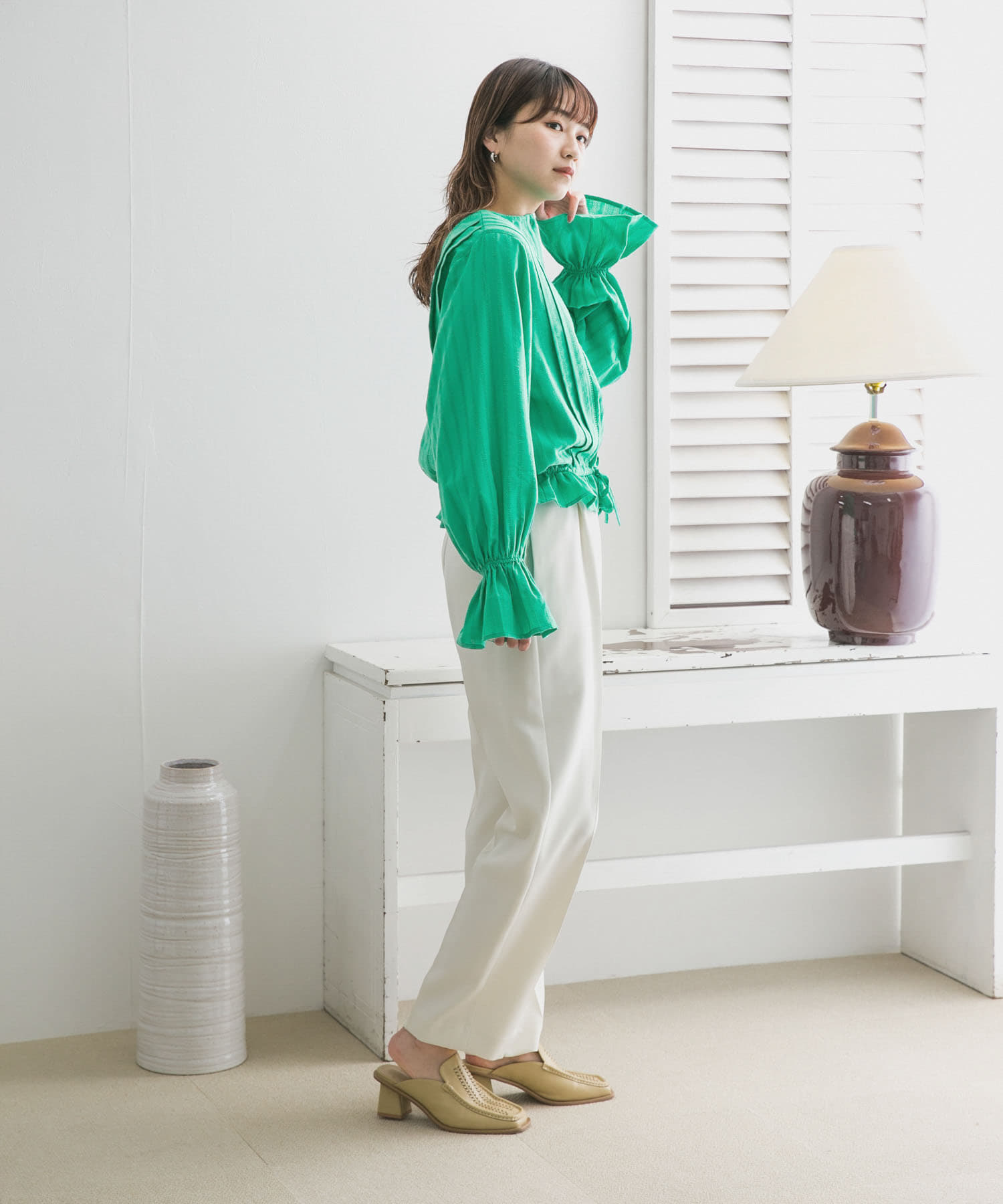GREEN