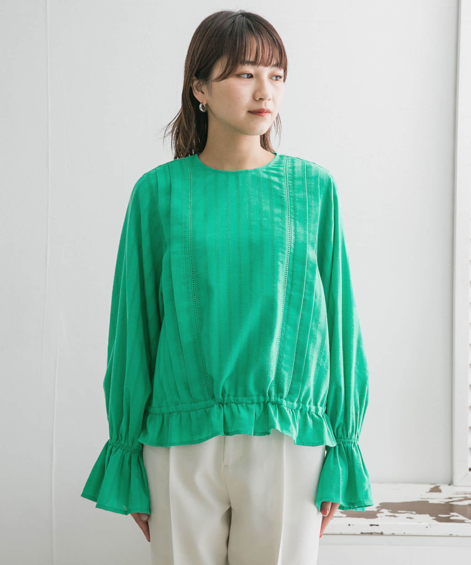 GREEN