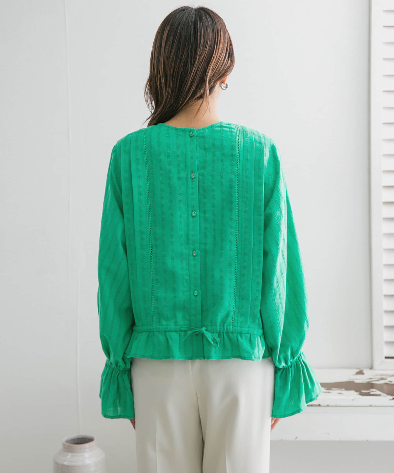 GREEN
