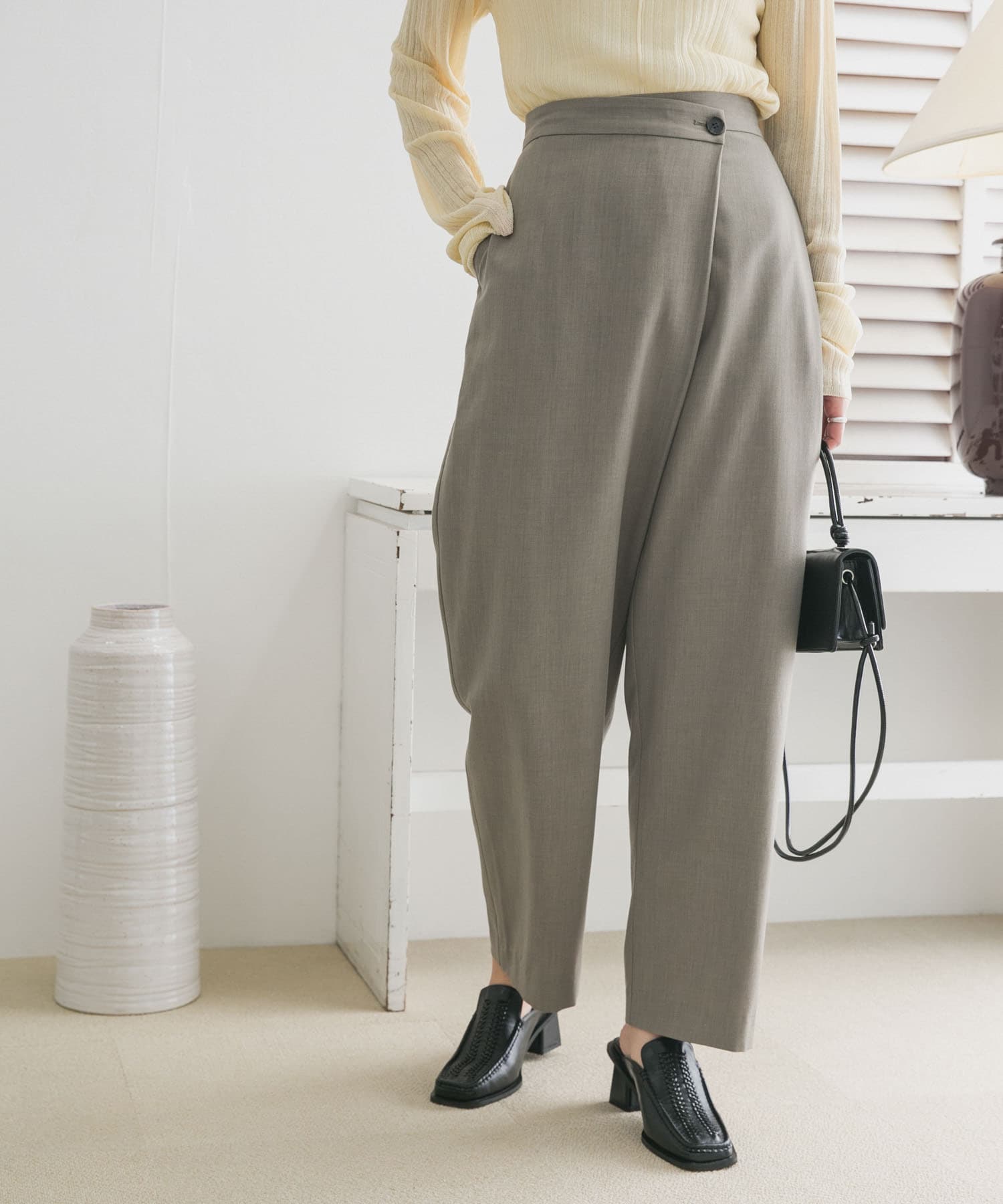 KHAKI