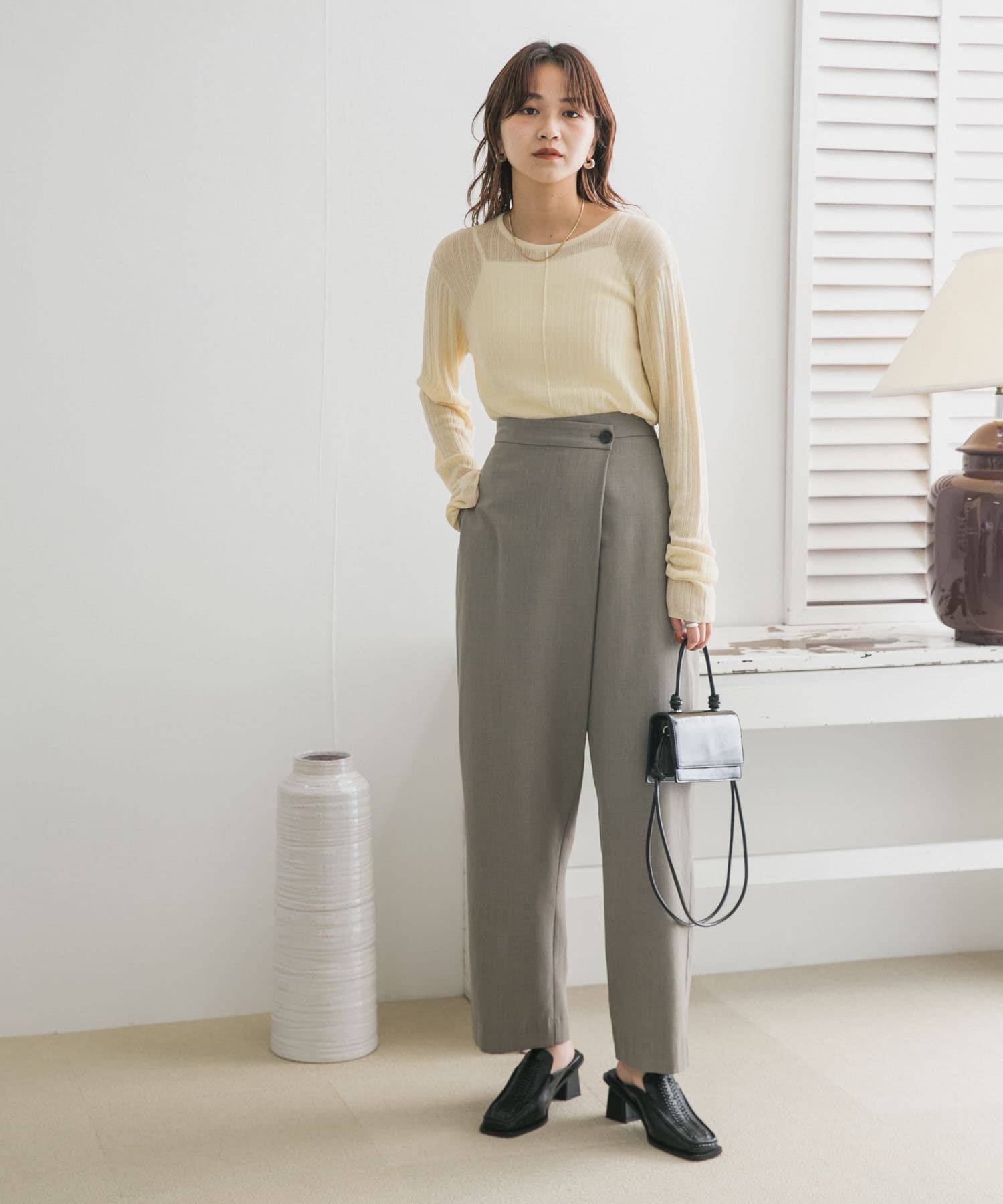 KHAKI