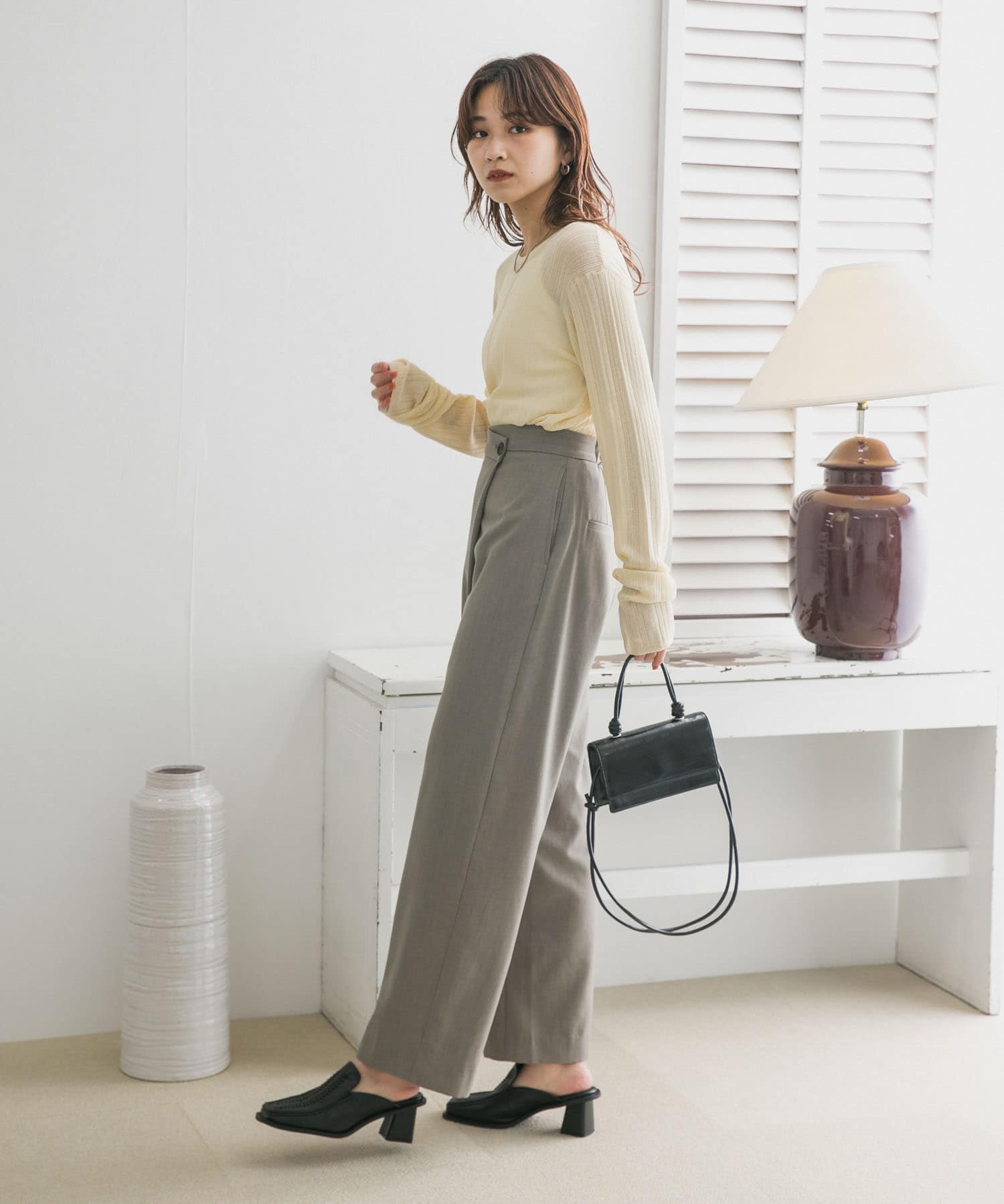 KHAKI
