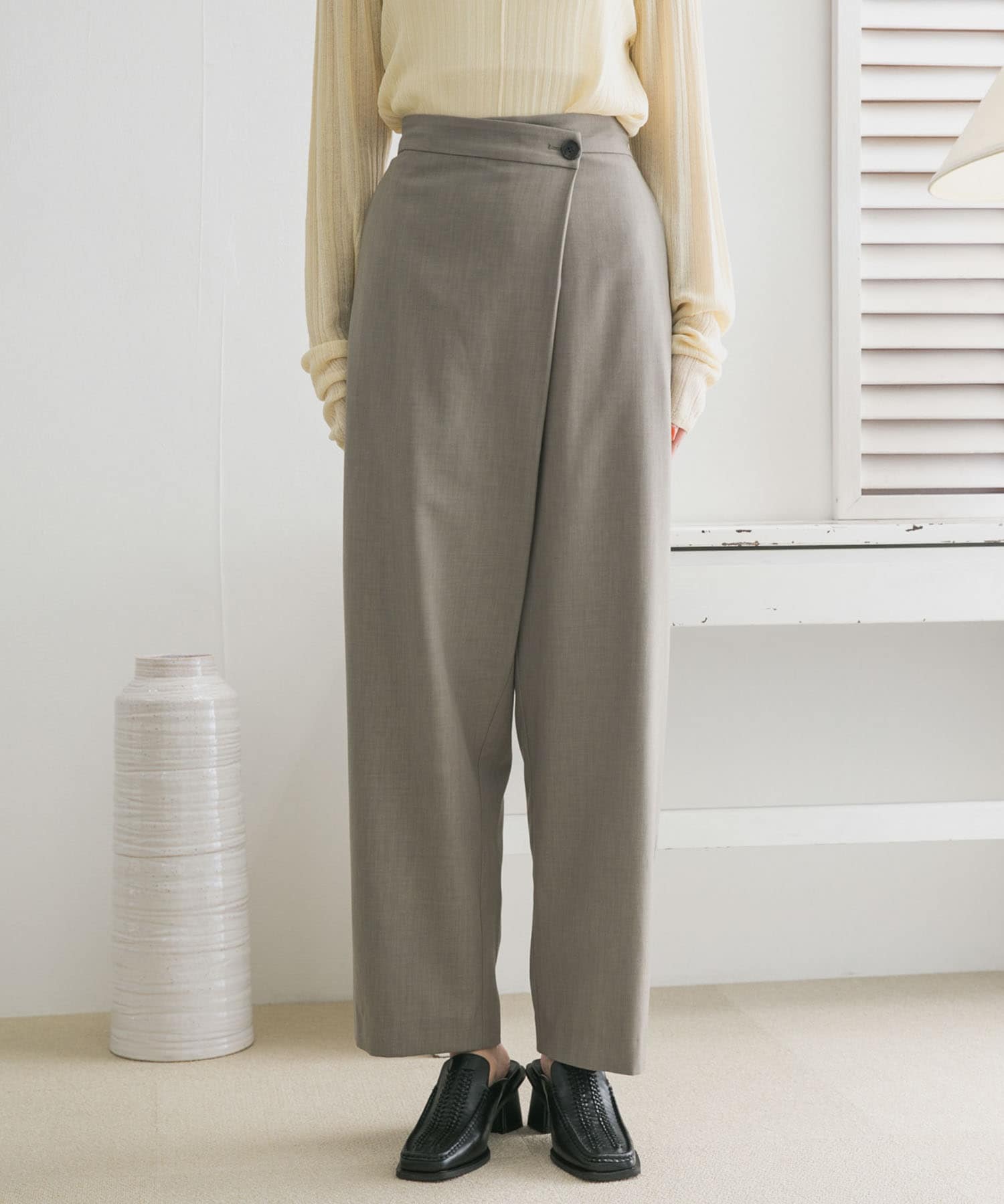 KHAKI