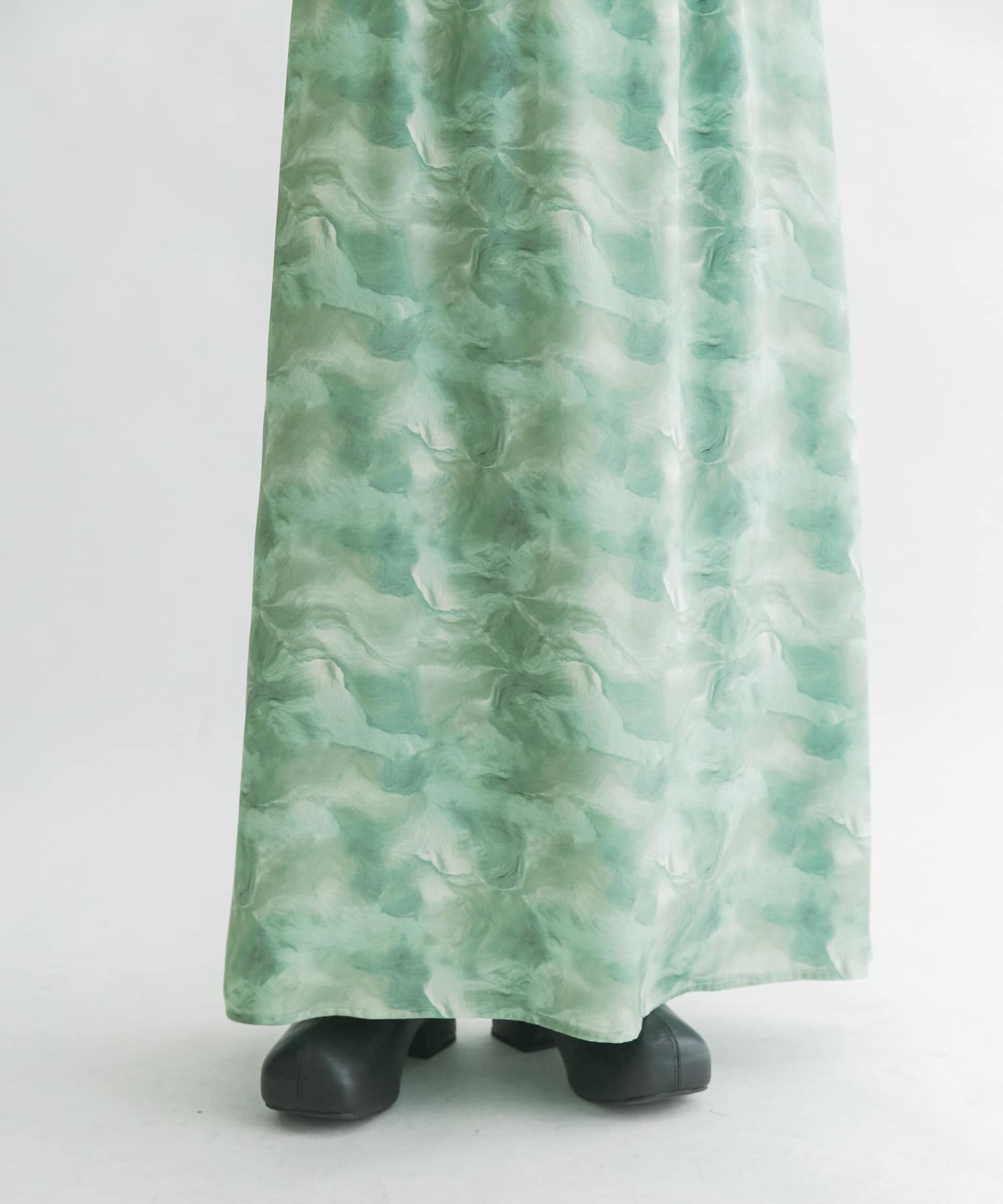 GREEN