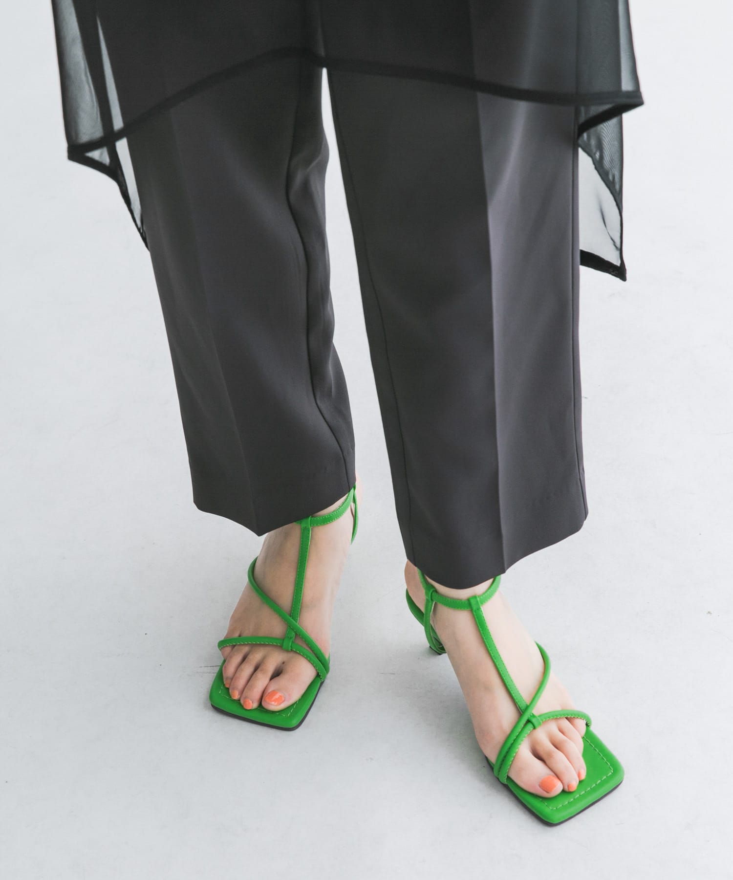 GREEN