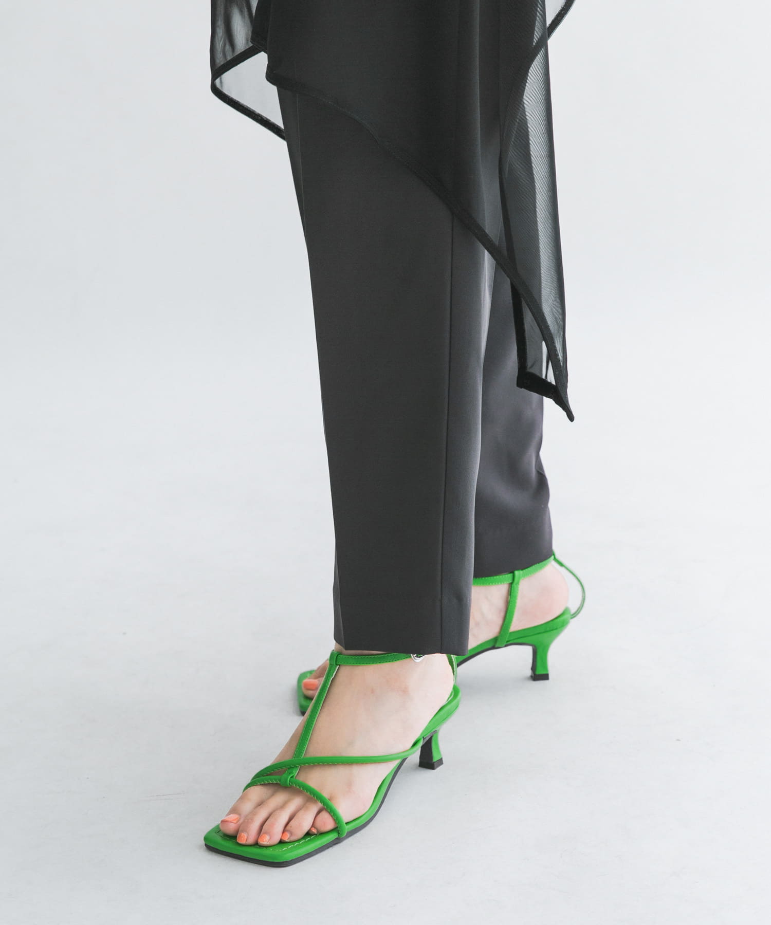 GREEN