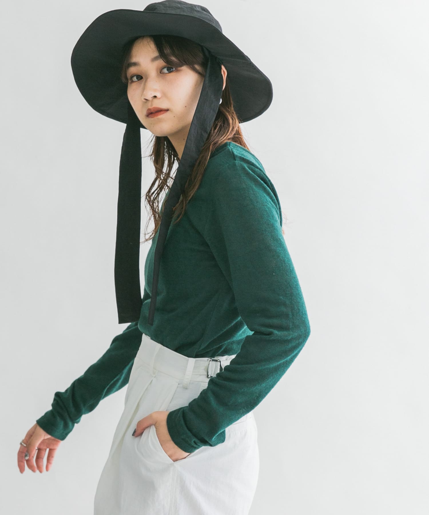 GREEN