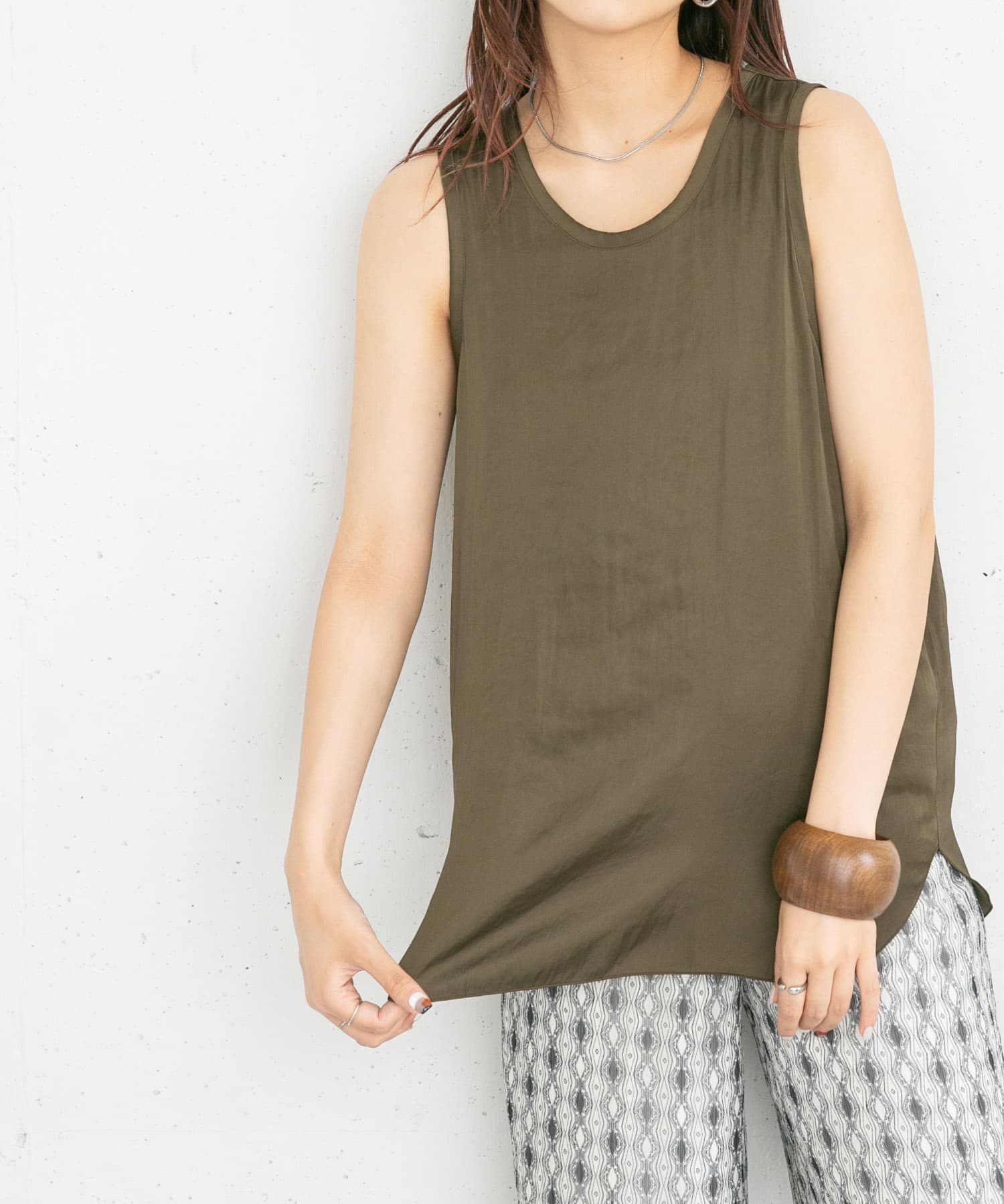 D.KHAKI