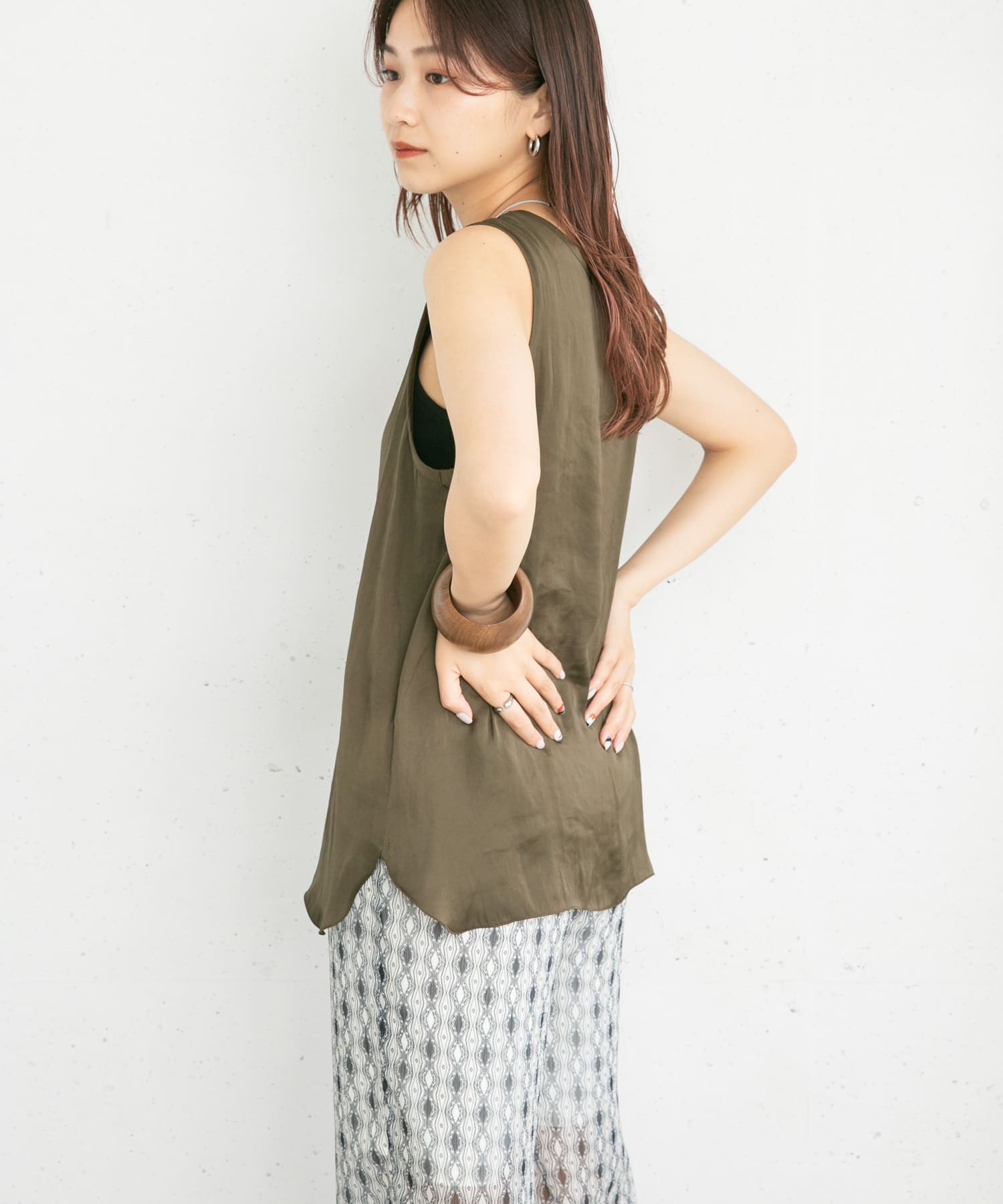 D.KHAKI