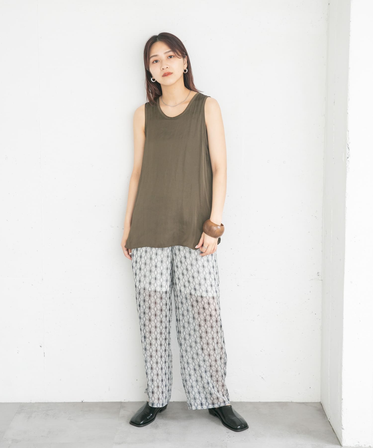 D.KHAKI