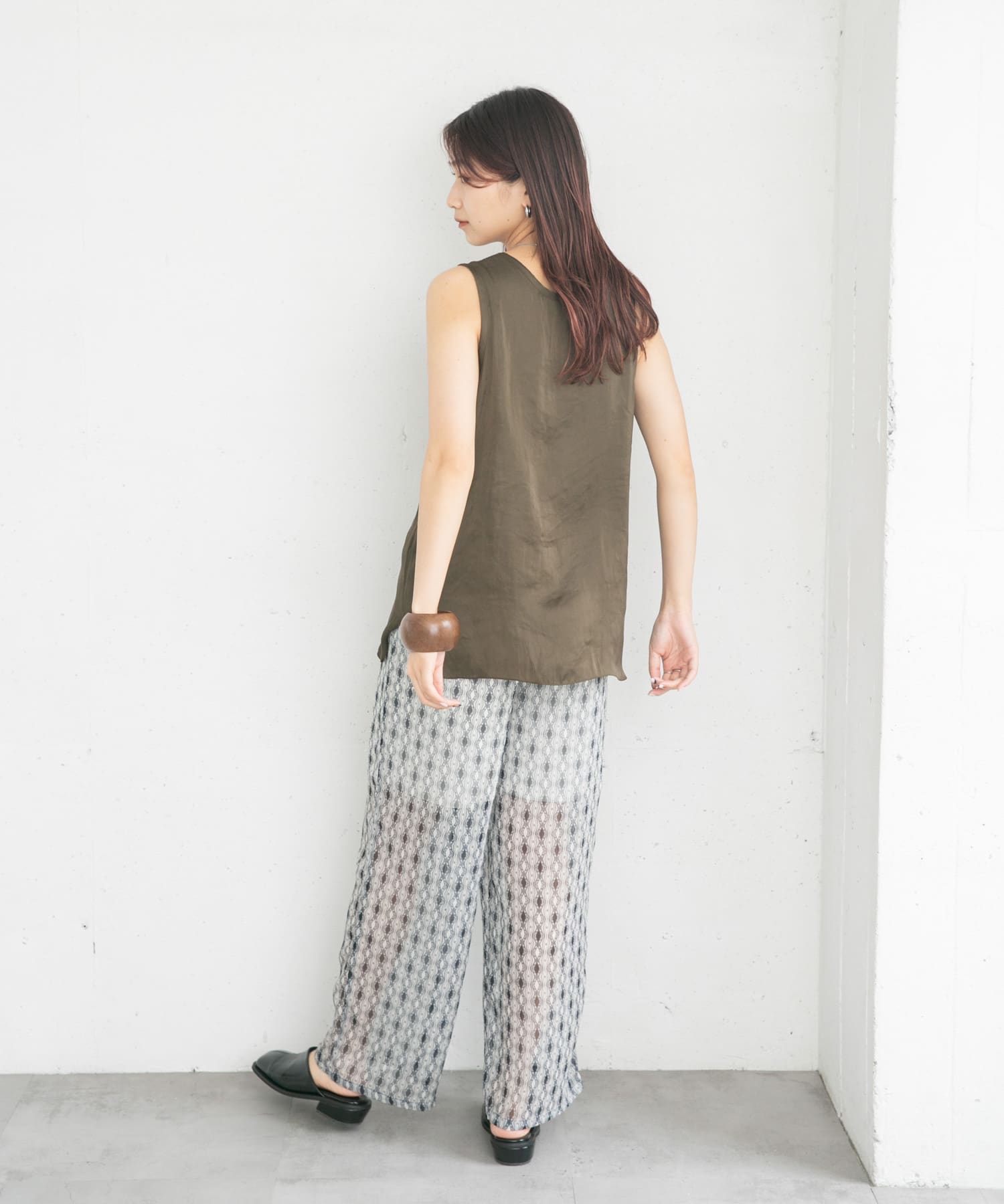 D.KHAKI