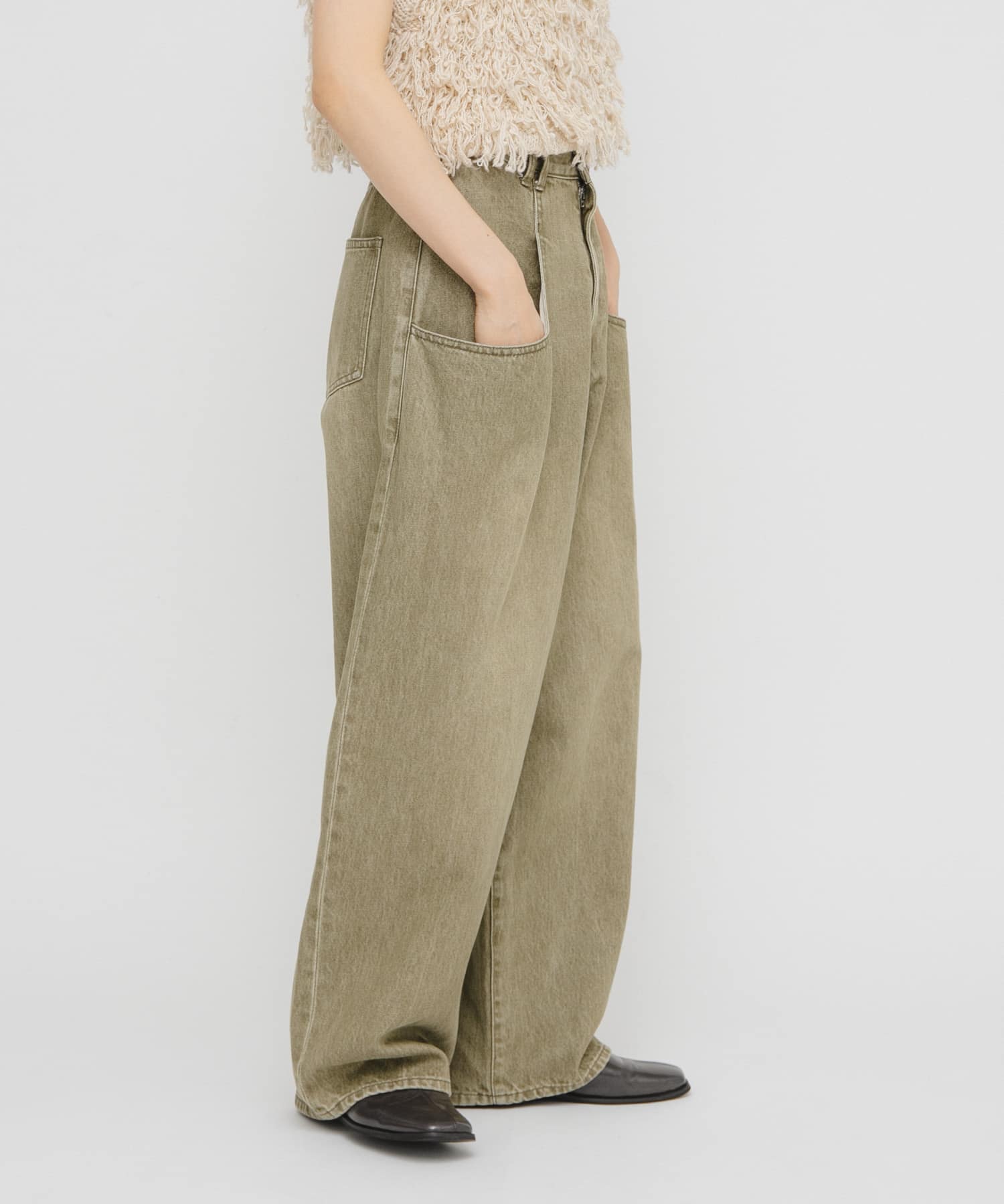 KHAKI