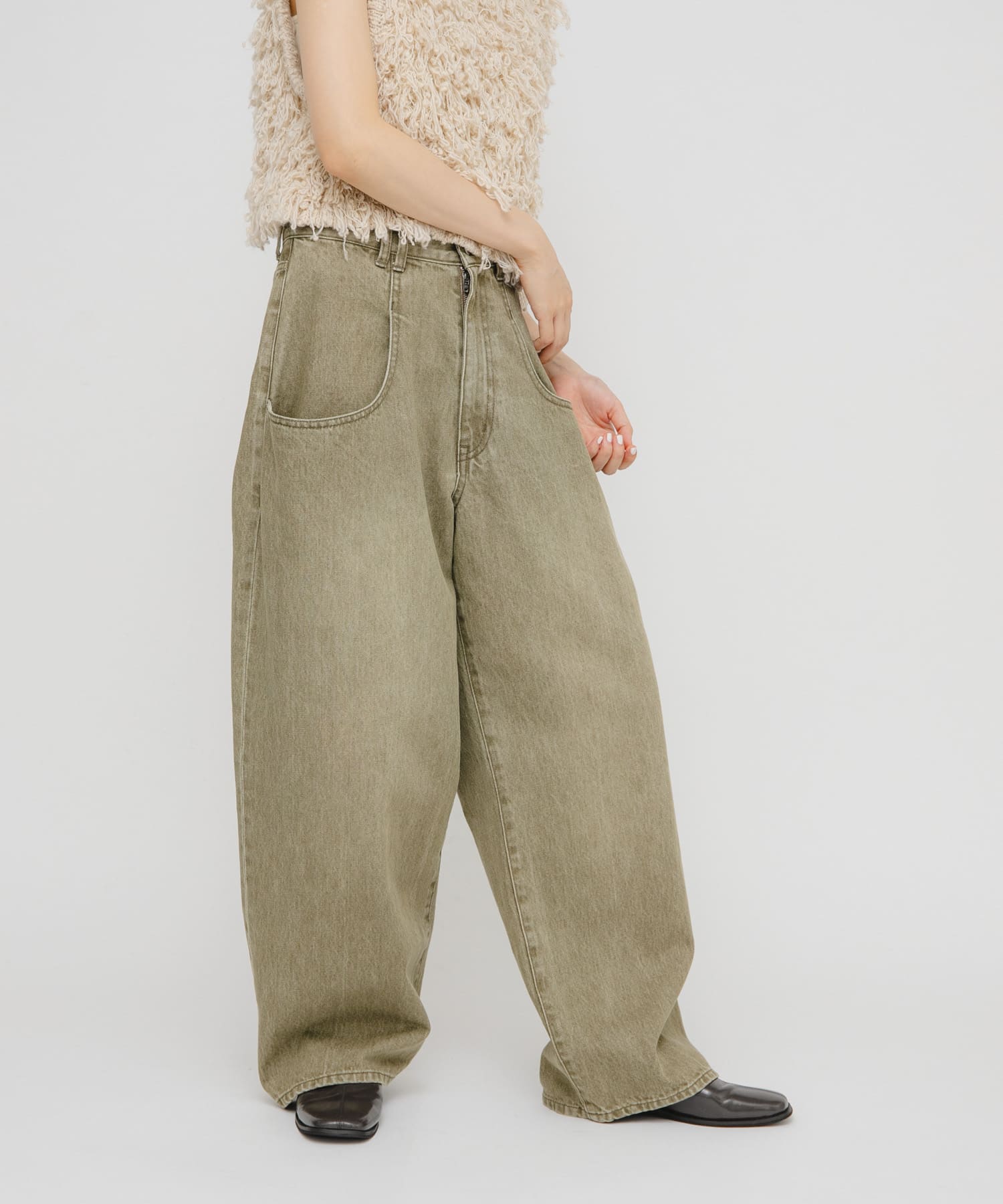 KHAKI