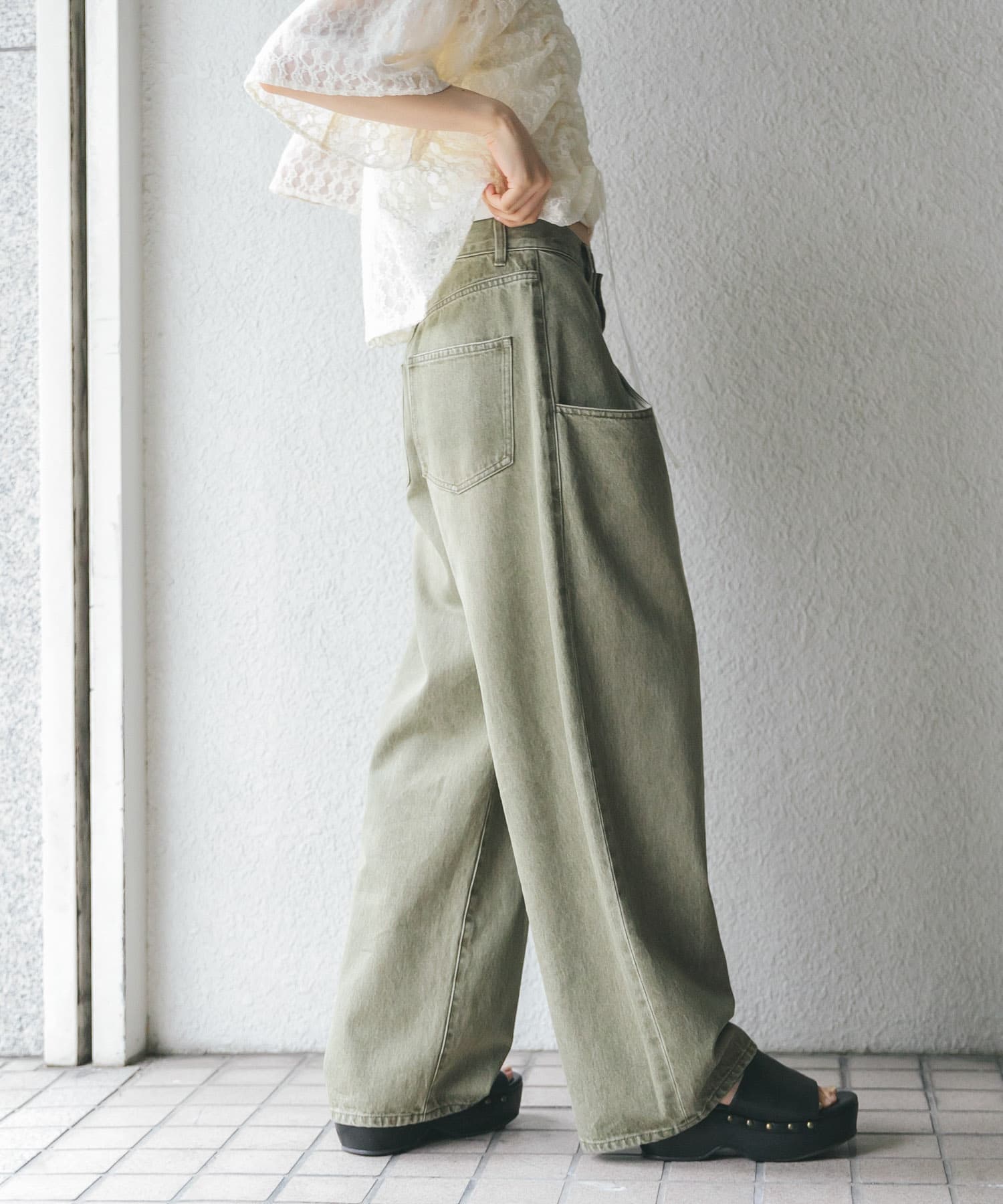 KHAKI