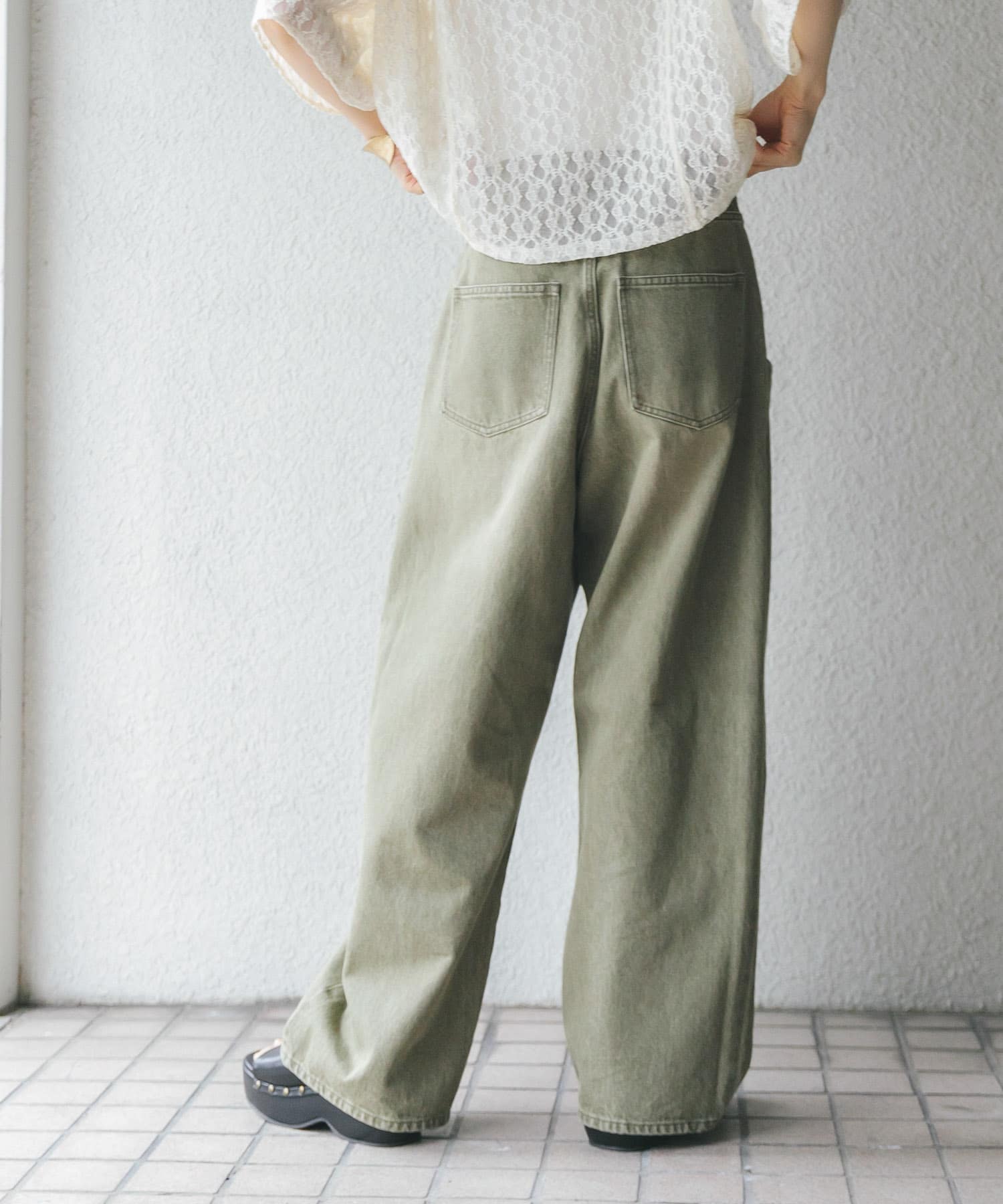 KHAKI
