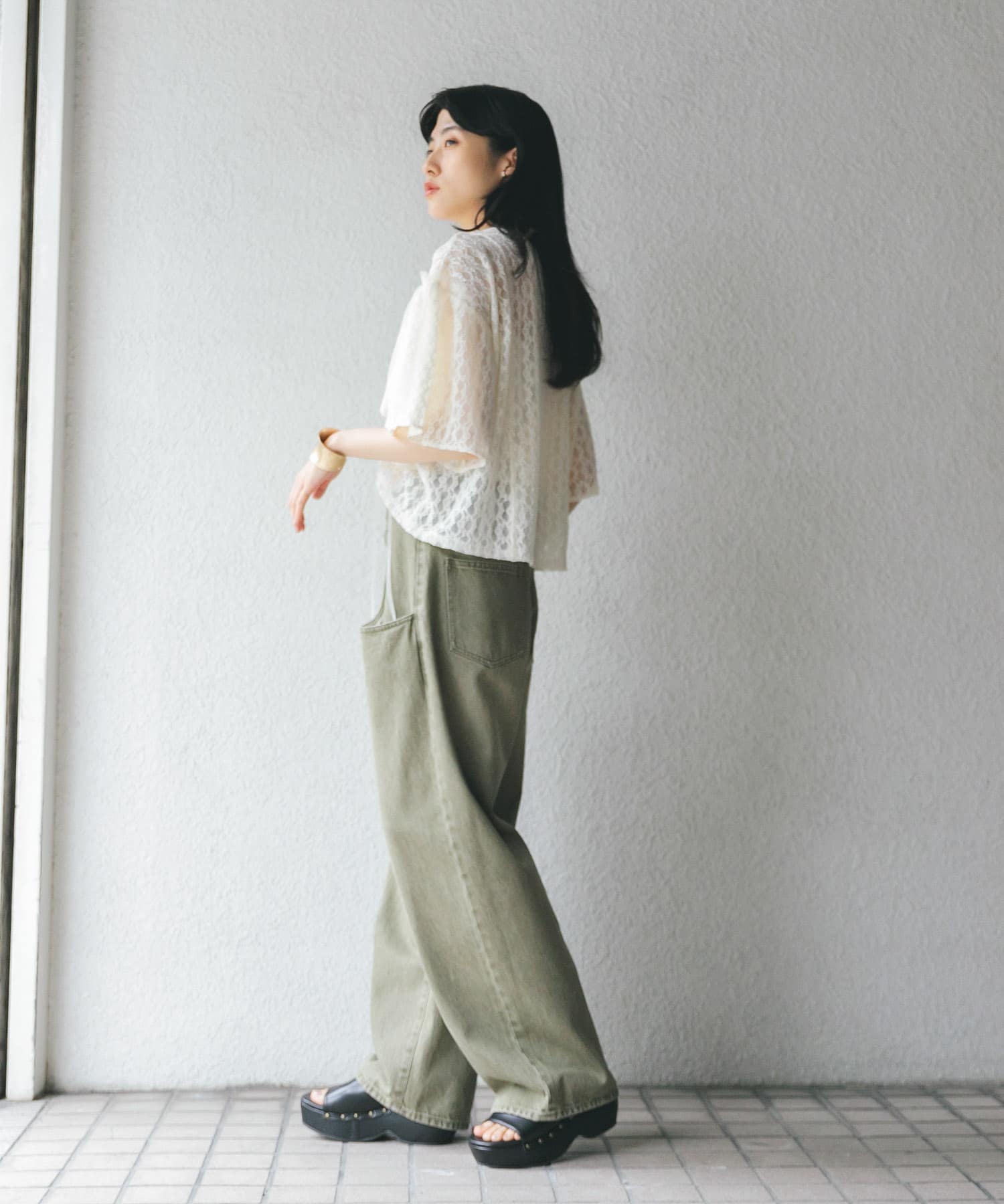 KHAKI