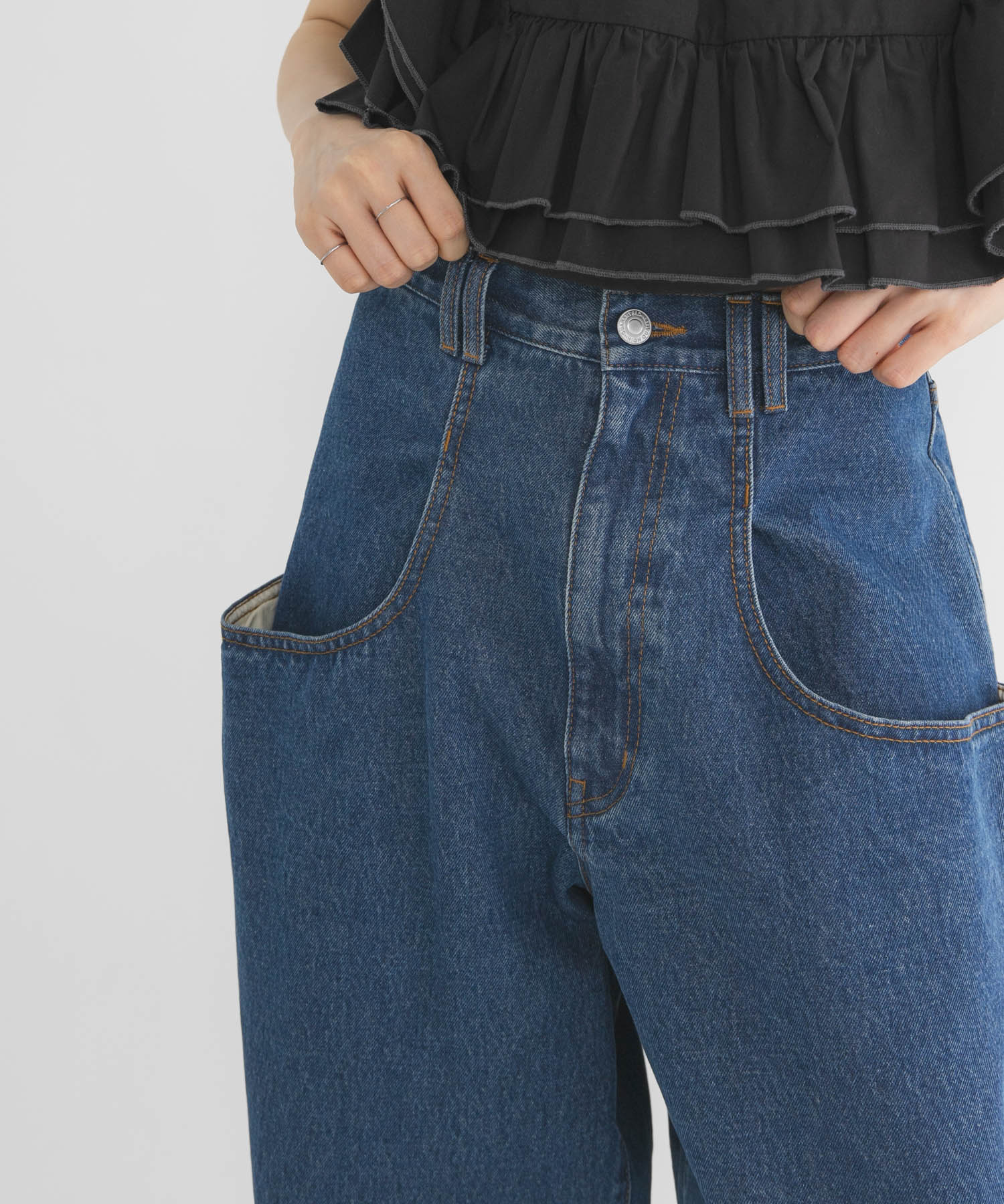 身長 : 160cm サイズ : 36