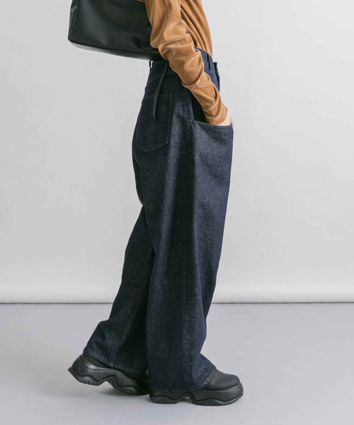身長：160cm サイズ：36