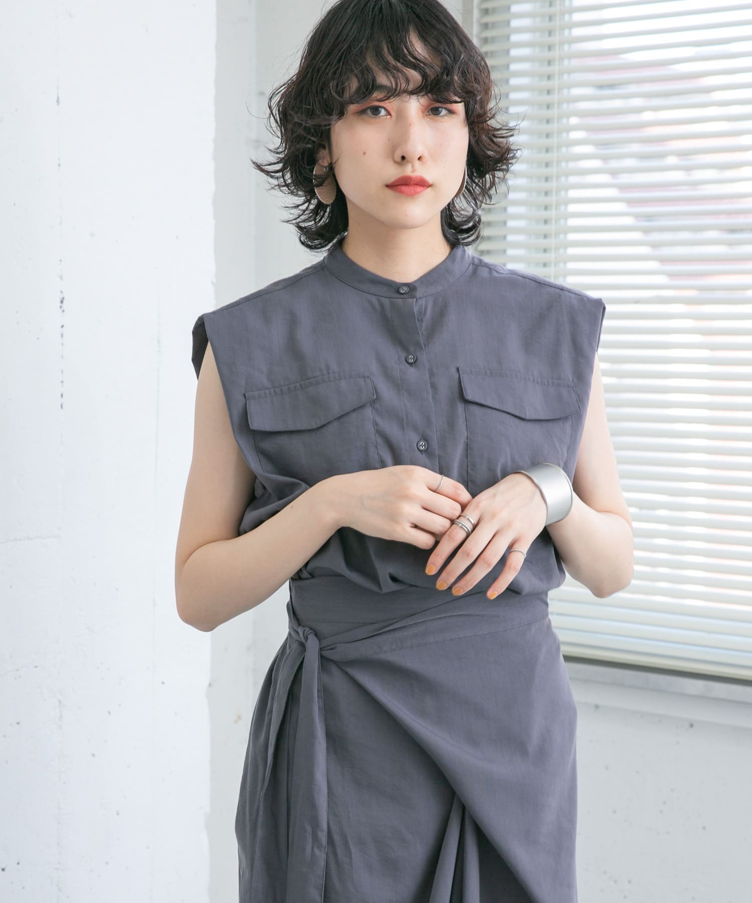 STEEL GRAY