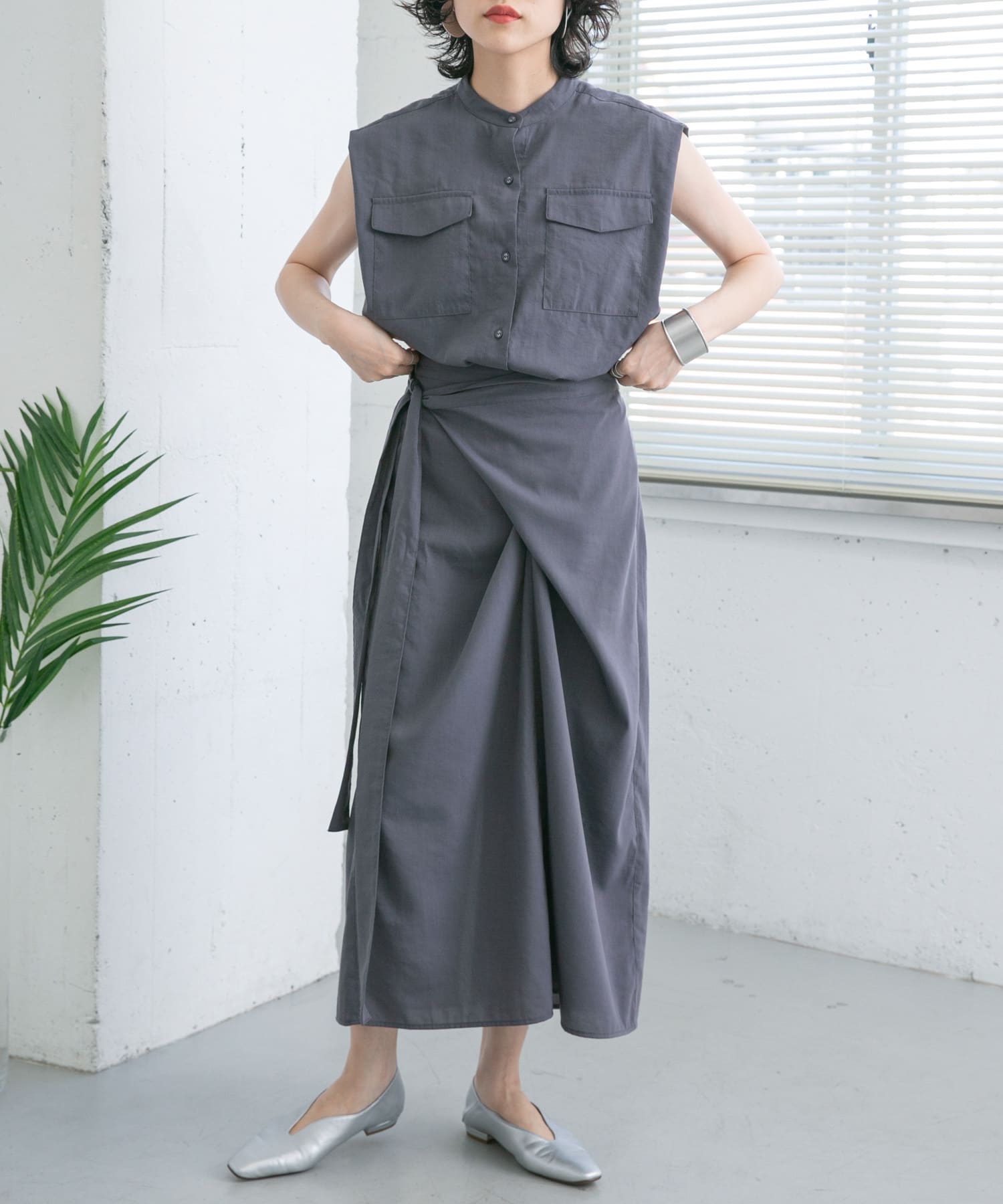 STEEL GRAY