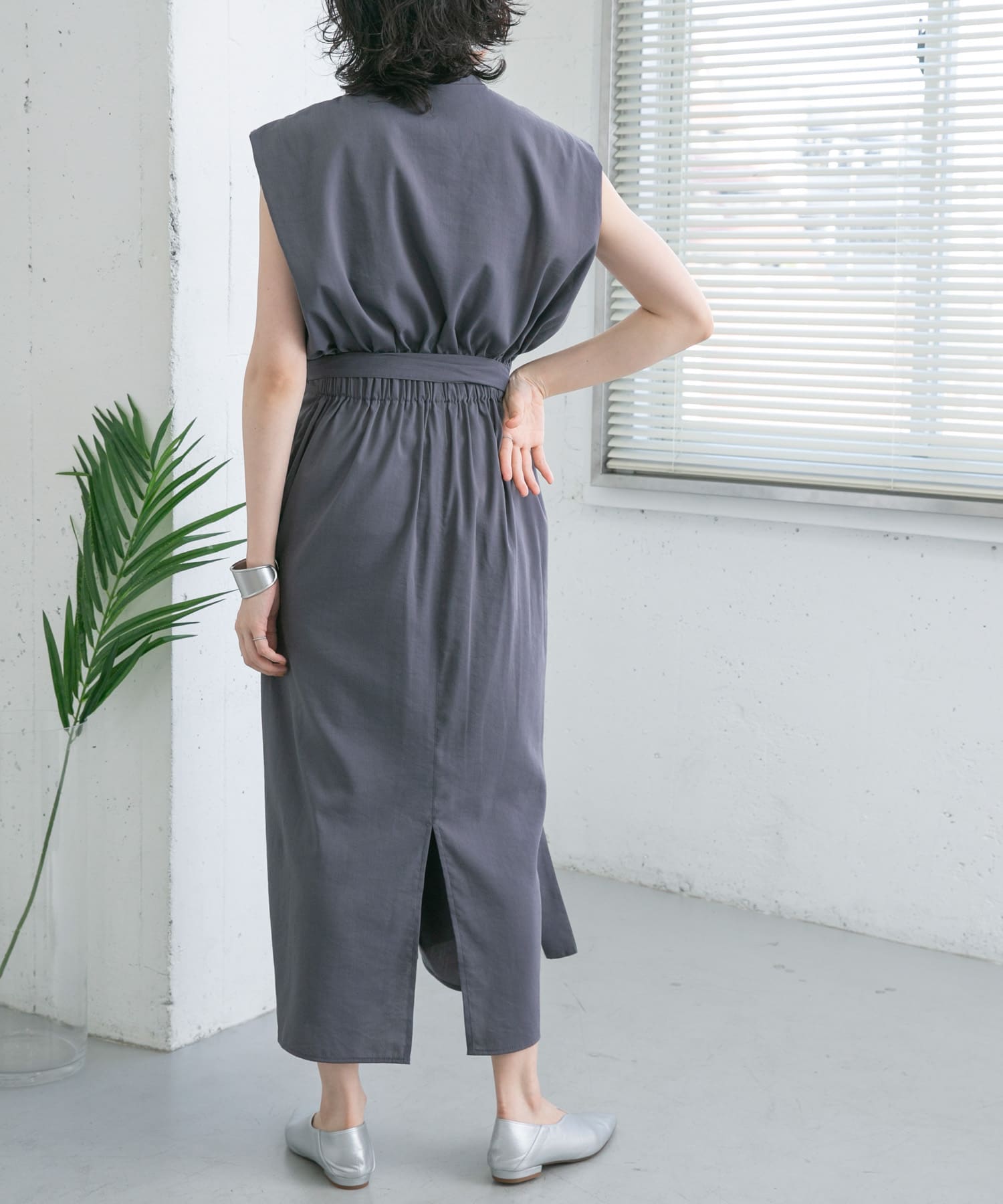 STEEL GRAY