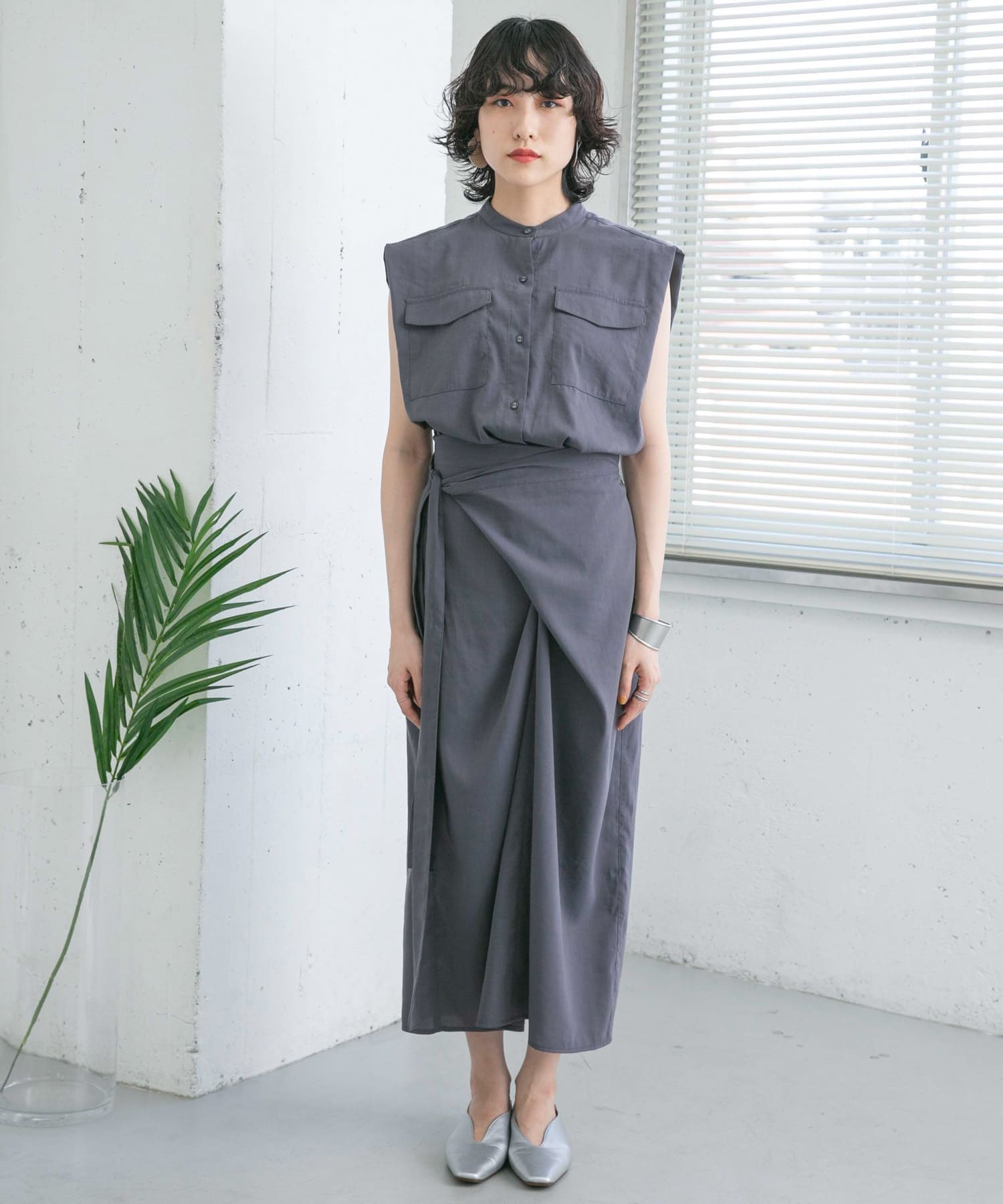 STEEL GRAY