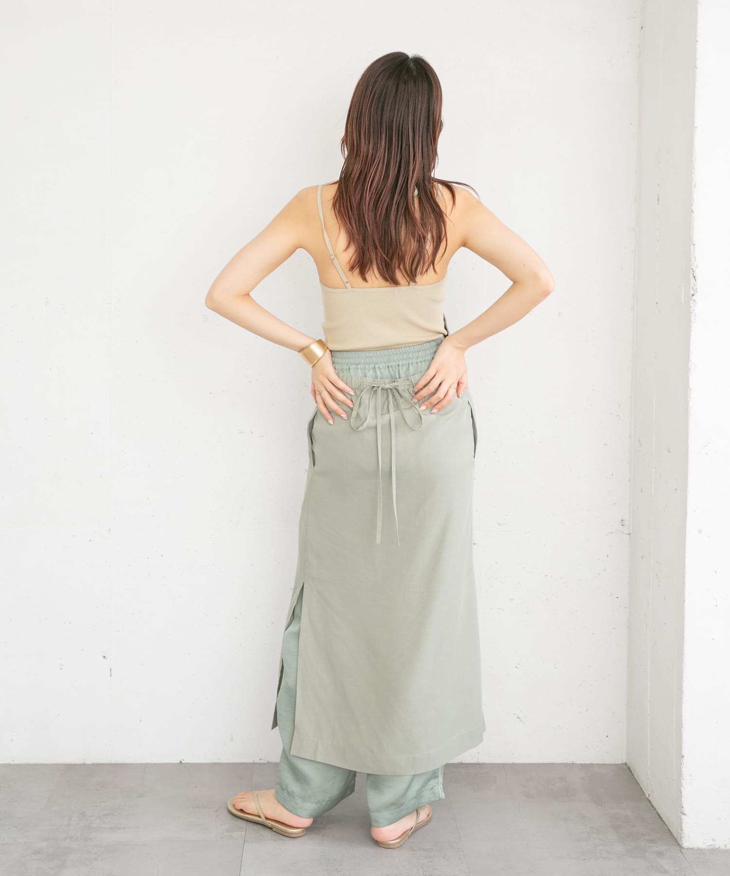 KHAKI
