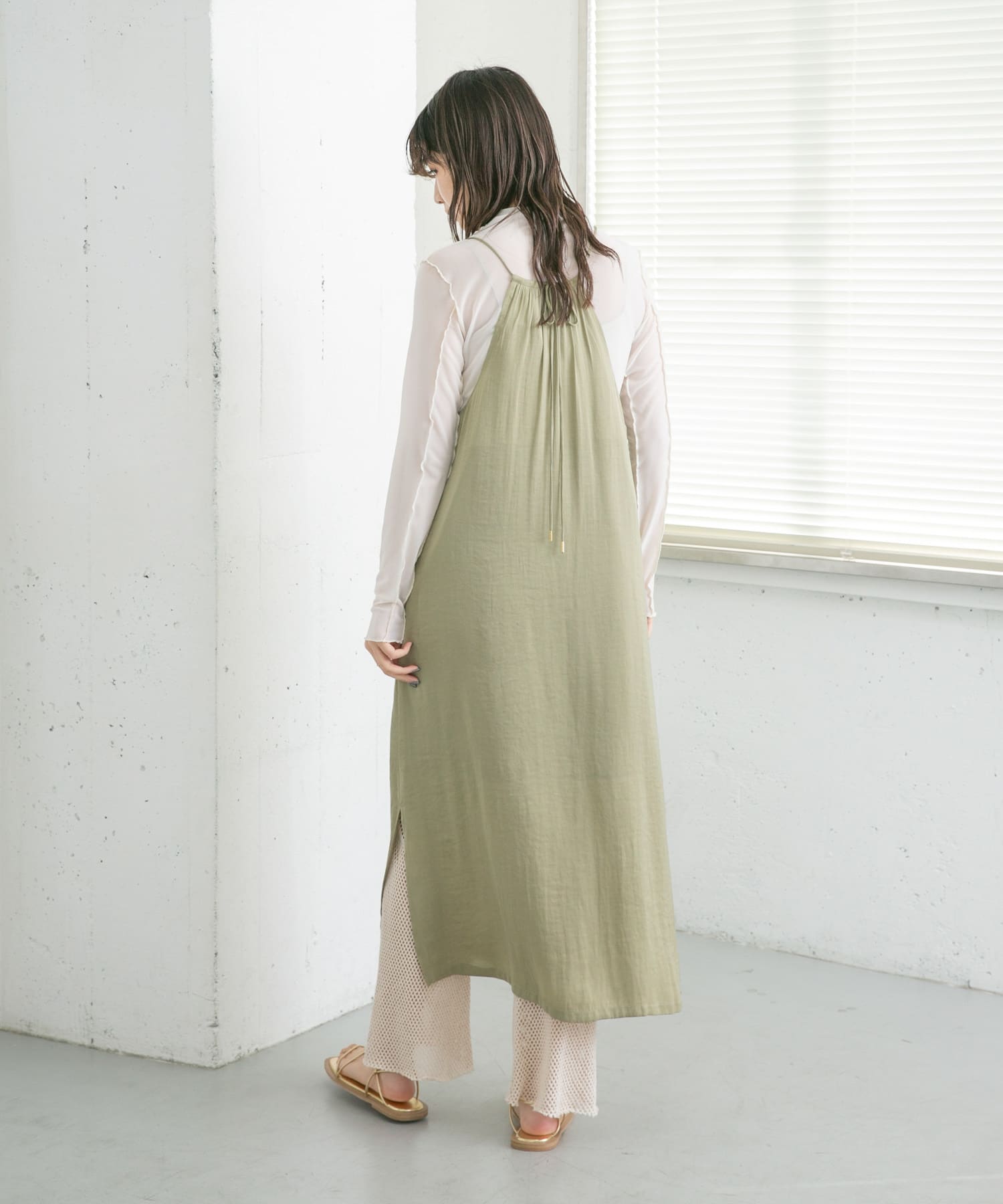 KHAKI