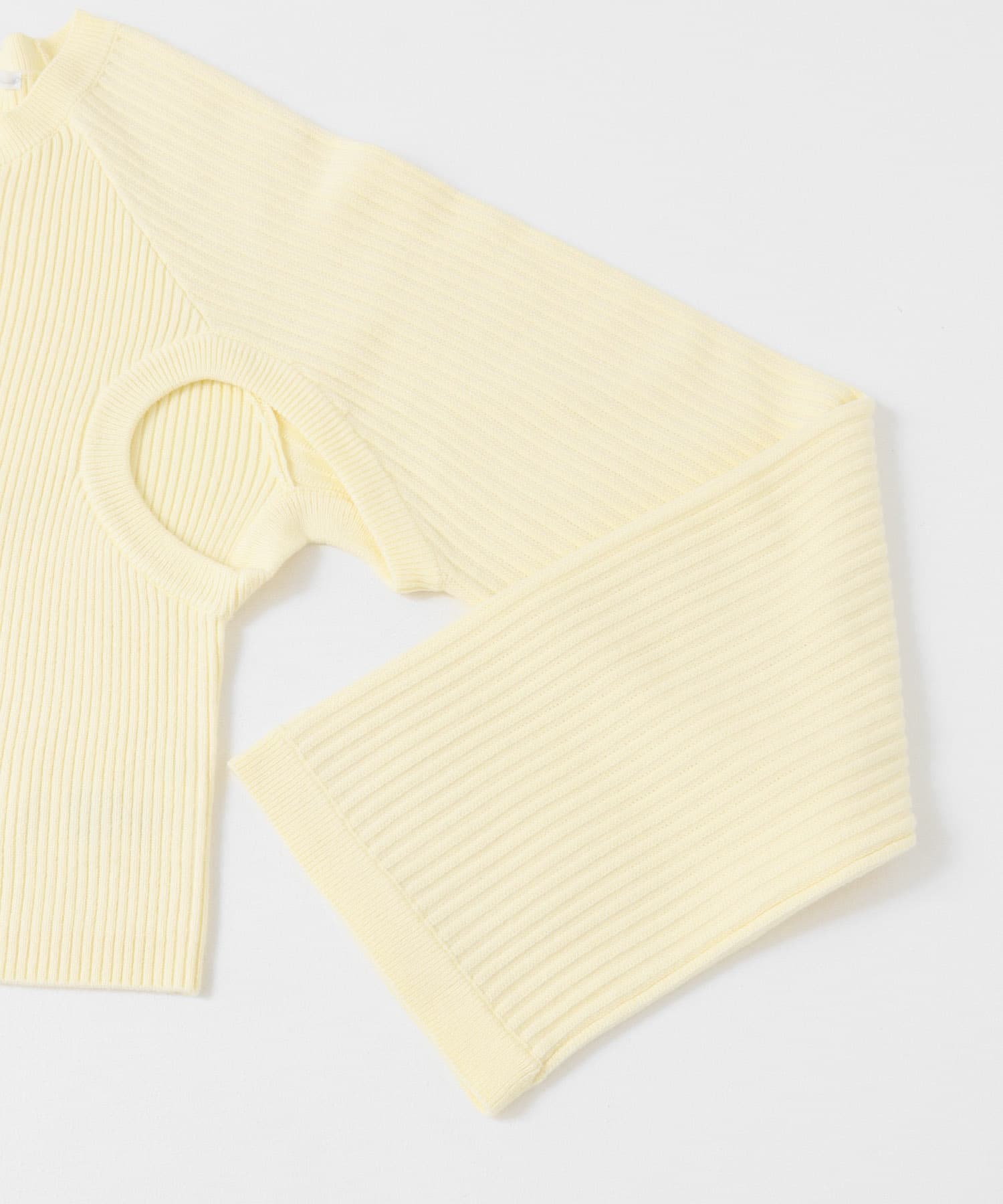 ホールカットデザインニット IVORY one