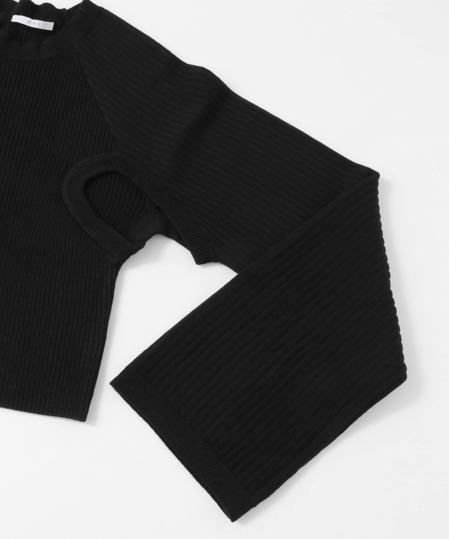ホールカットデザインニット BLACK one