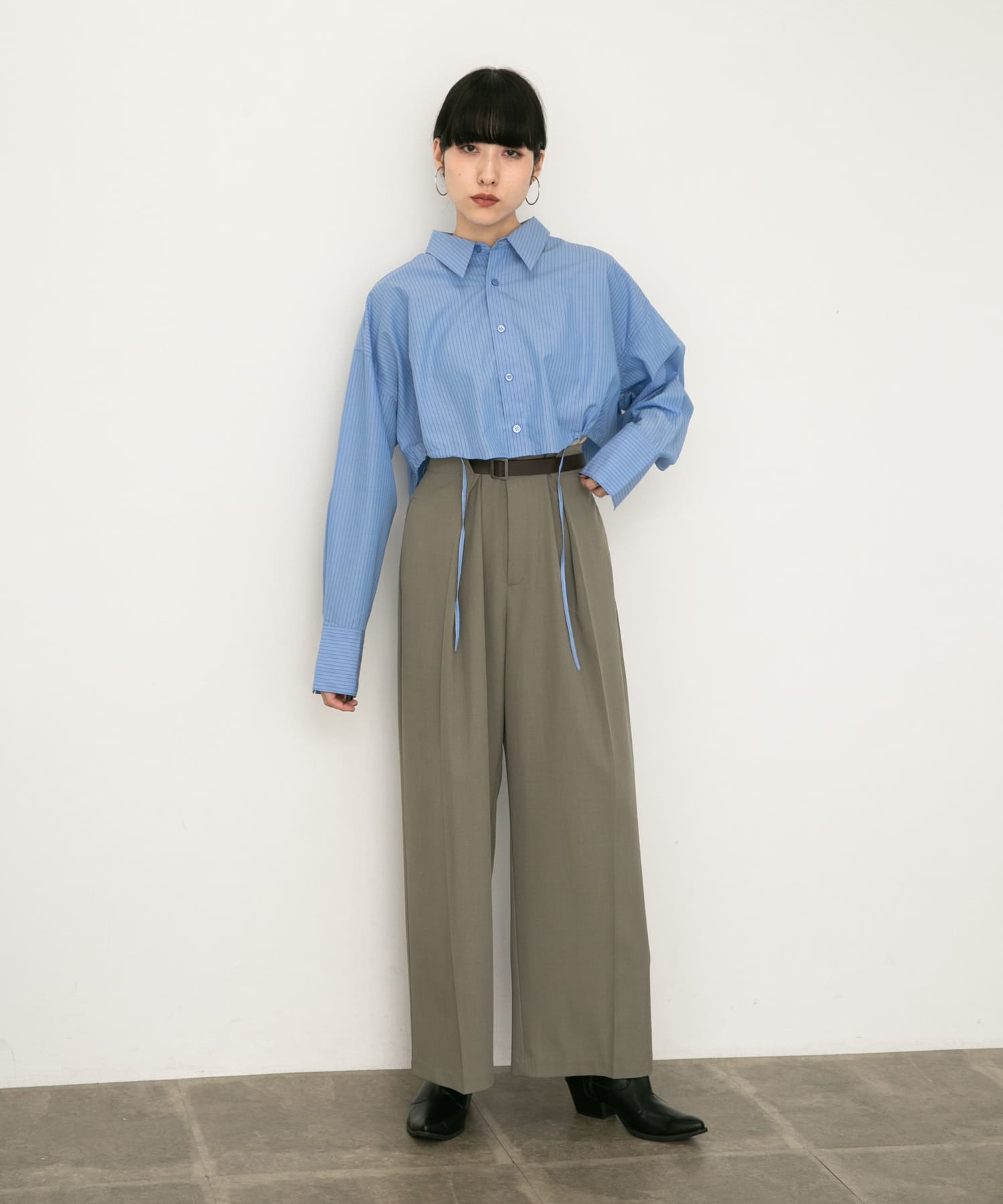 GRAY